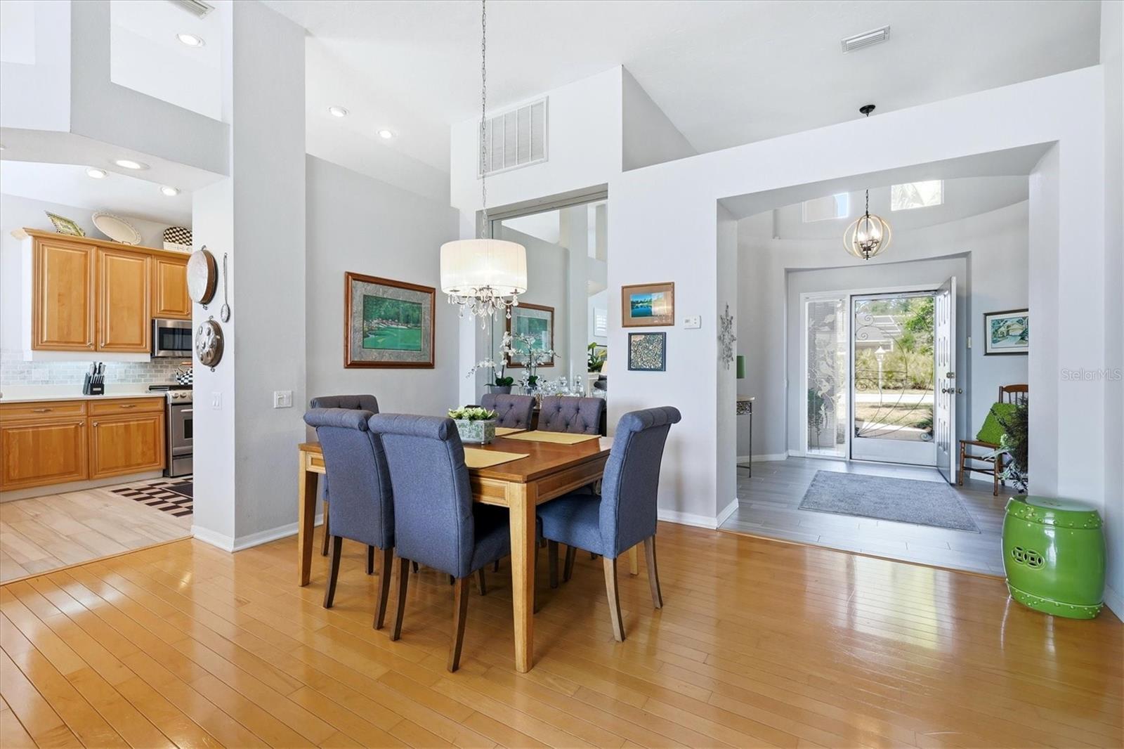 UNIVERSITY PARK COUNTRY CLUB - Residential