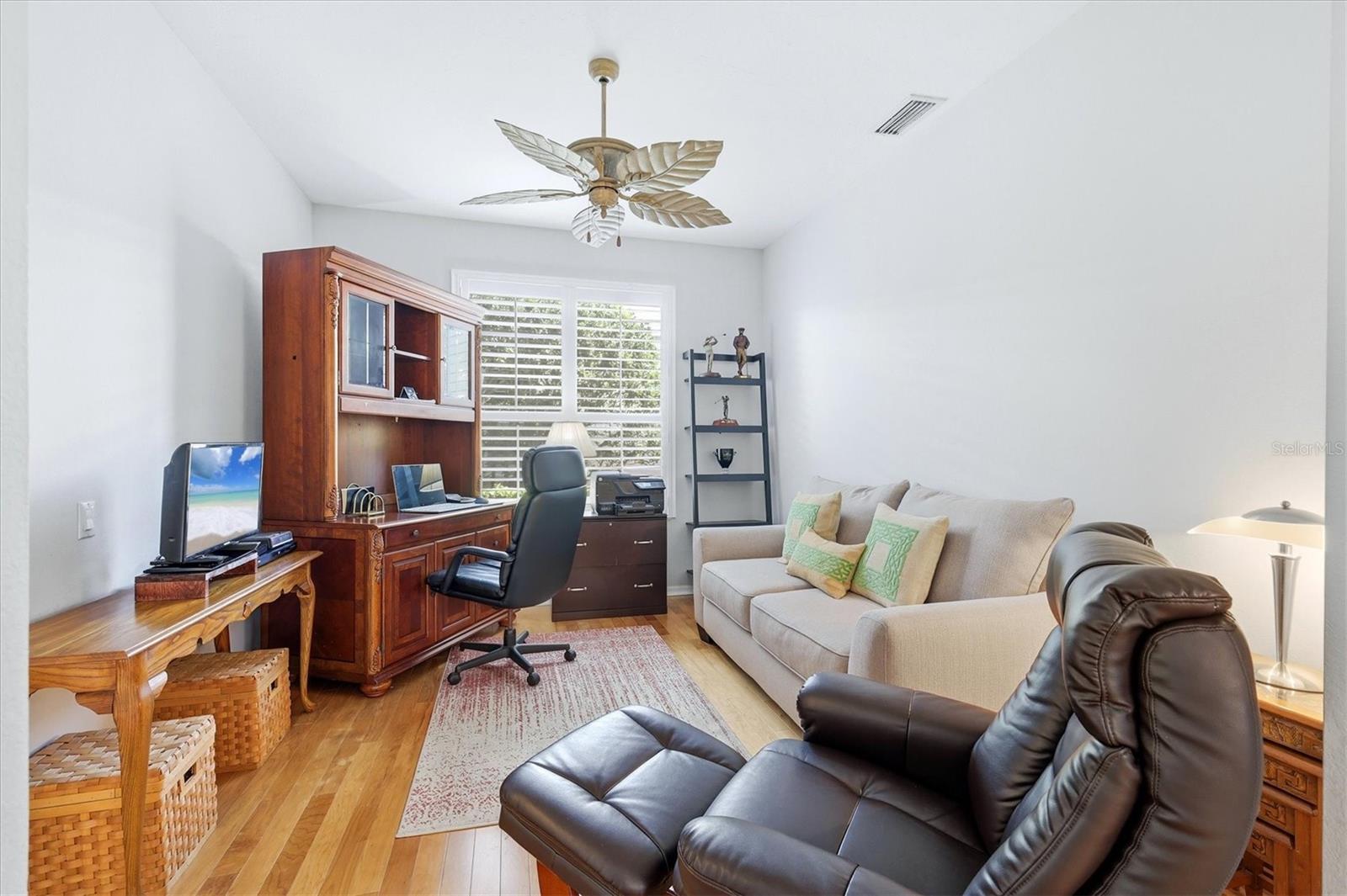 UNIVERSITY PARK COUNTRY CLUB - Residential
