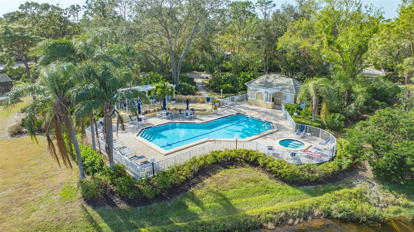 UNIVERSITY PARK COUNTRY CLUB - Residential