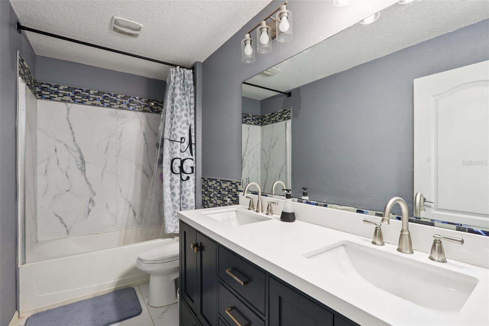 MIRA LAGO WEST - Residential