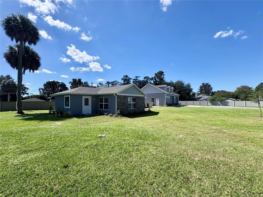 Photo of 274 SE 34th Place, Ocala, FL 34471 (MLS # OM678071)