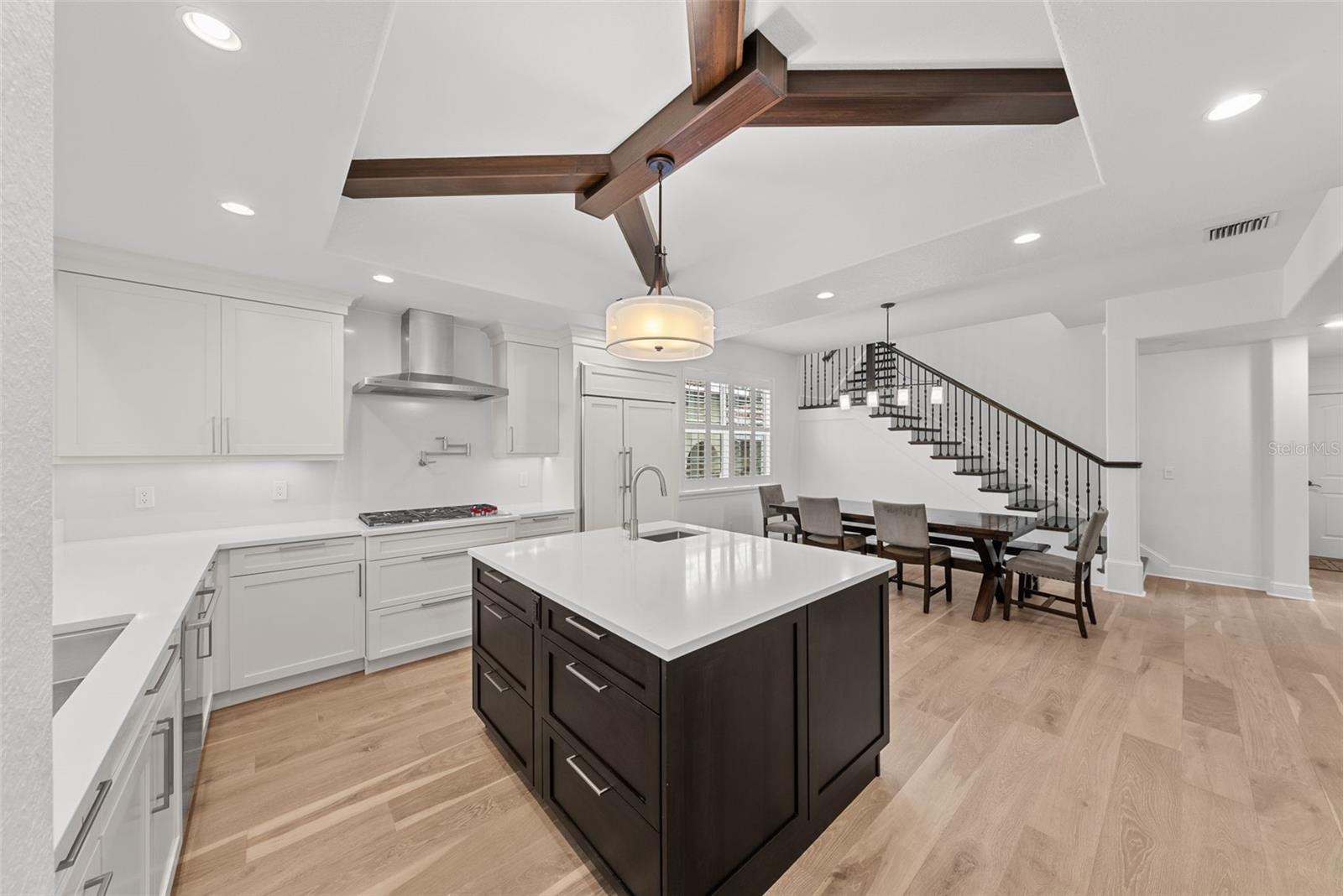 DAVIS ISLANDS PB10 PG52 TO 57 - Residential