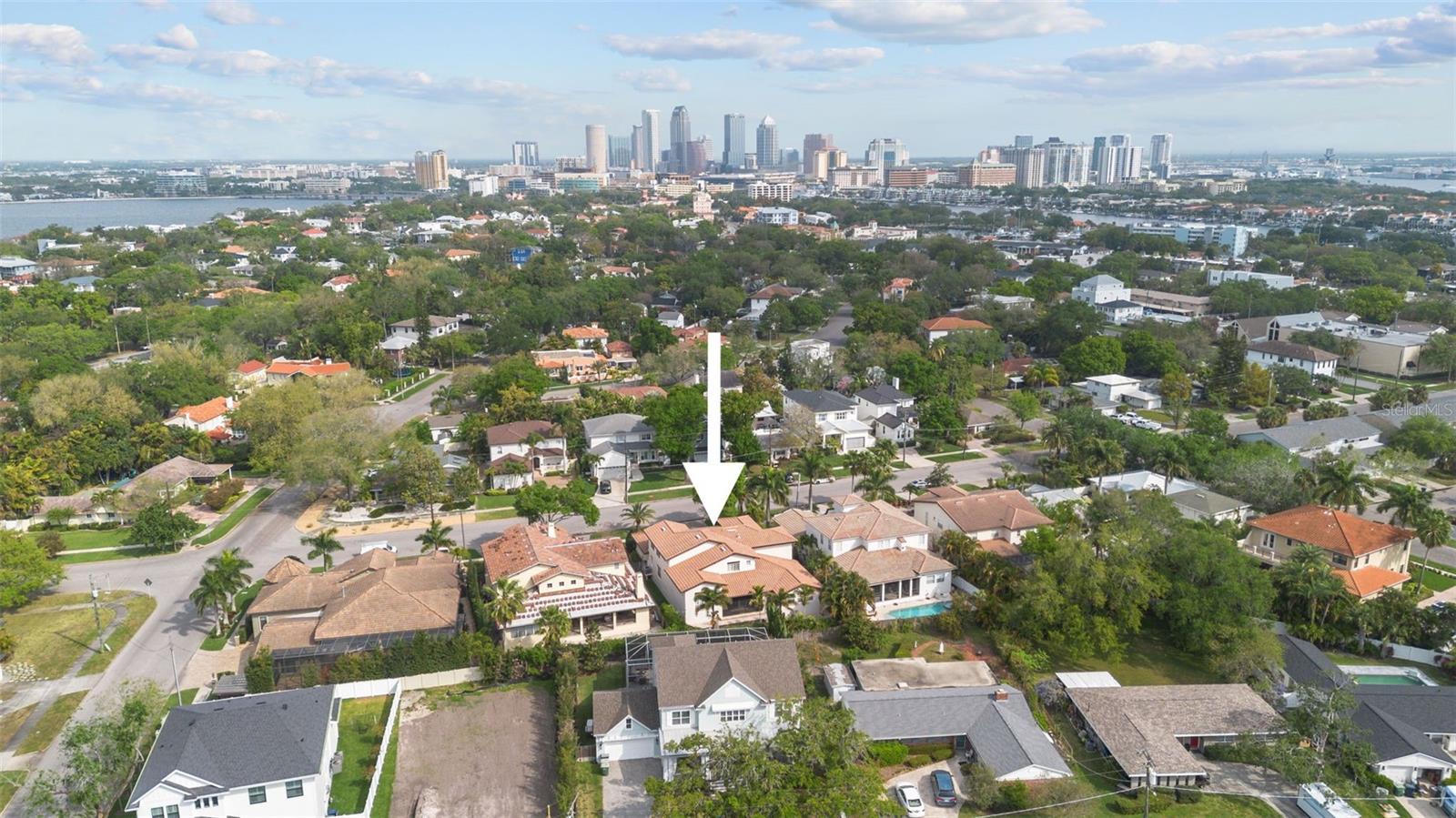 DAVIS ISLANDS PB10 PG52 TO 57 - Residential