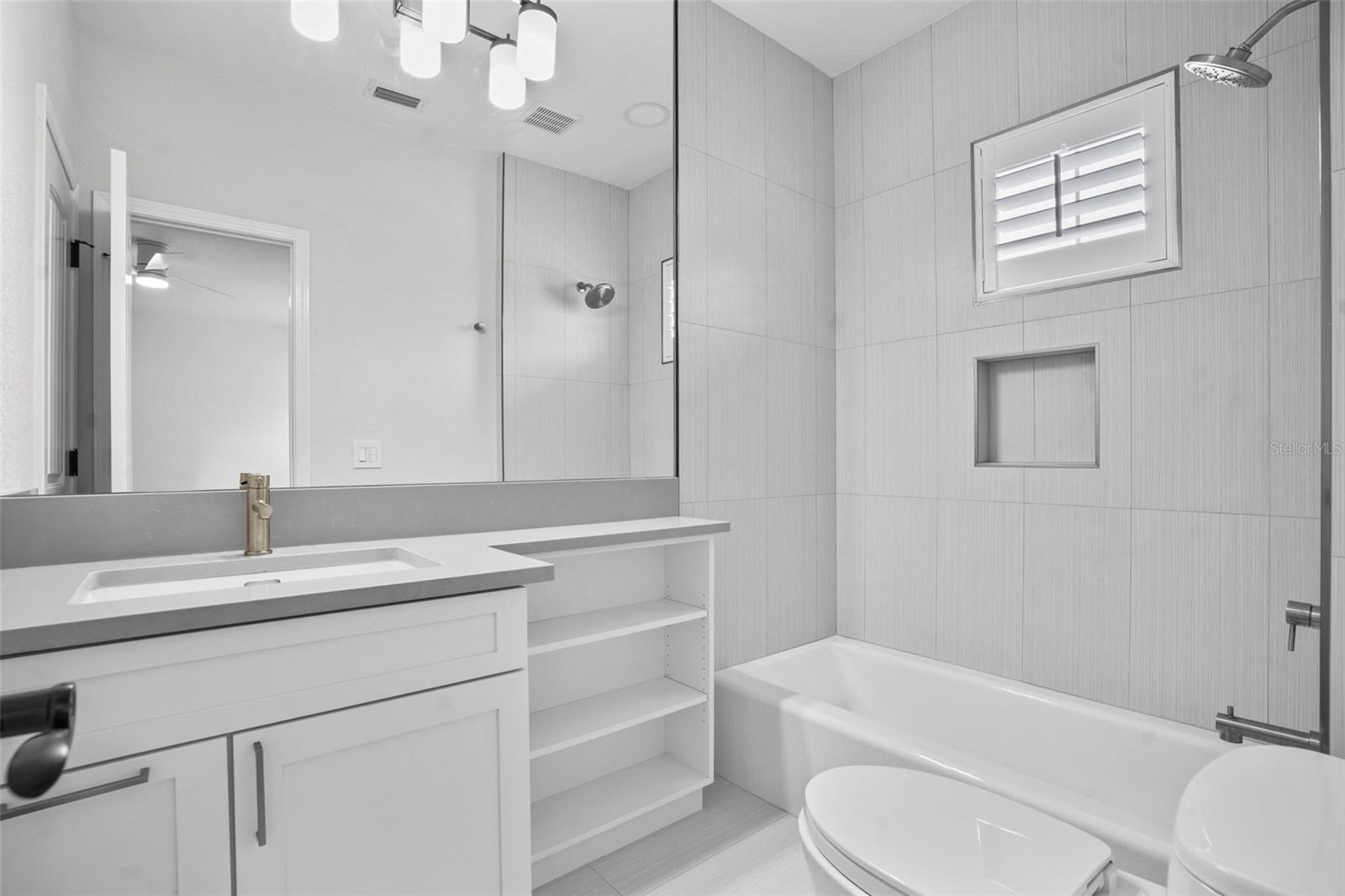 DAVIS ISLANDS PB10 PG52 TO 57 - Residential