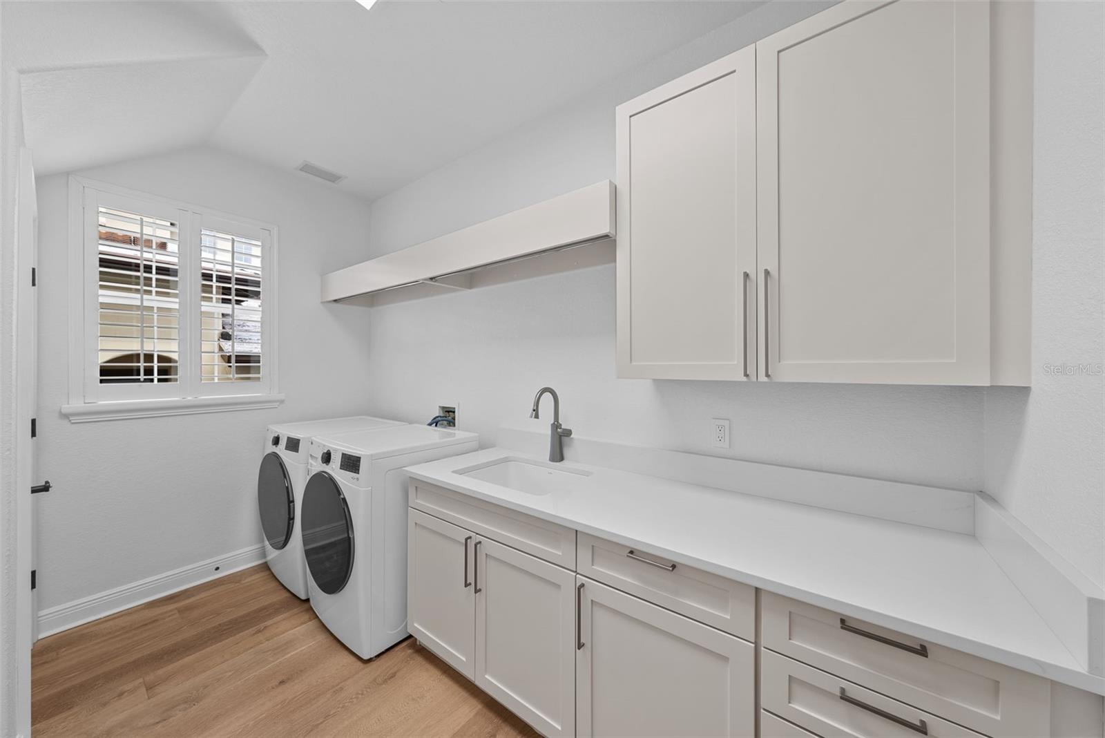 DAVIS ISLANDS PB10 PG52 TO 57 - Residential