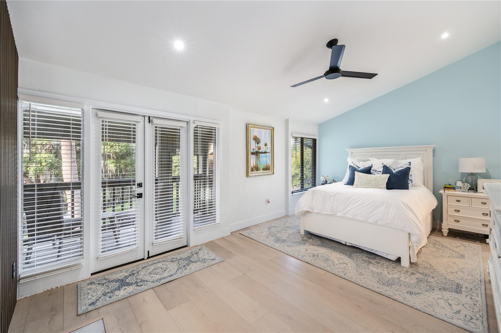 CHEROKEE PLACE CONDO PH 01 - Residential