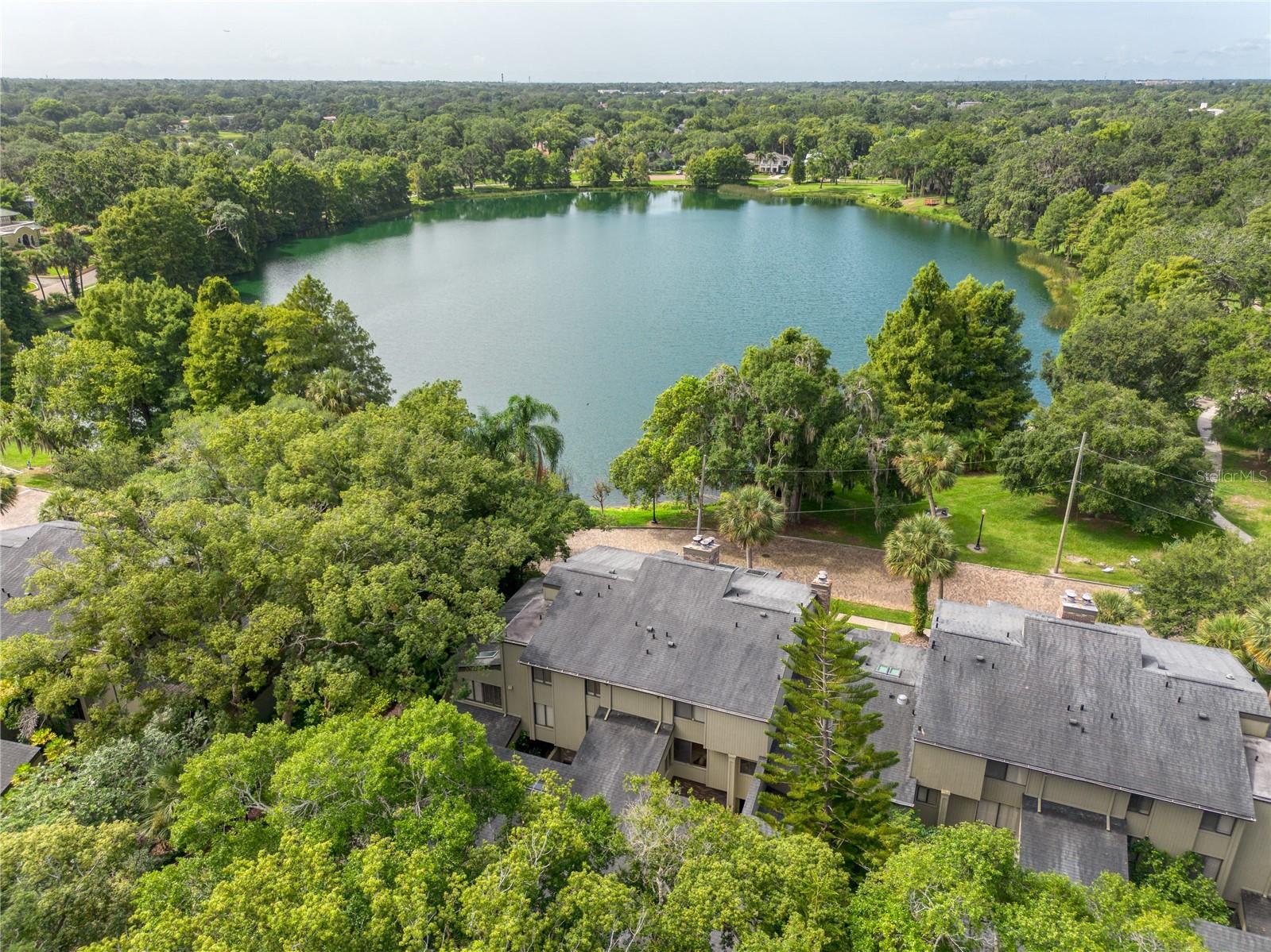 CHEROKEE PLACE CONDO PH 01 - Residential