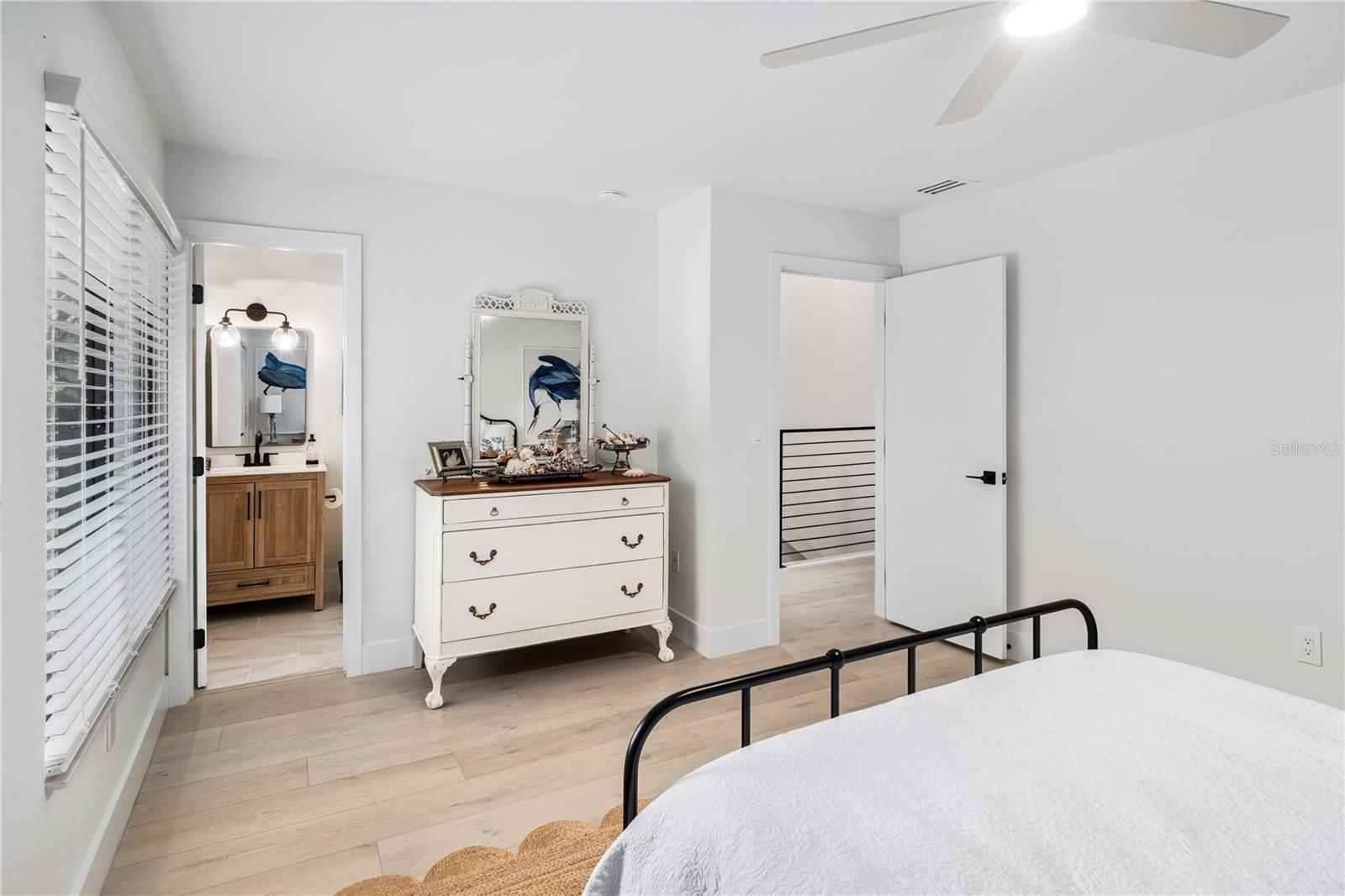 CHEROKEE PLACE CONDO PH 01 - Residential