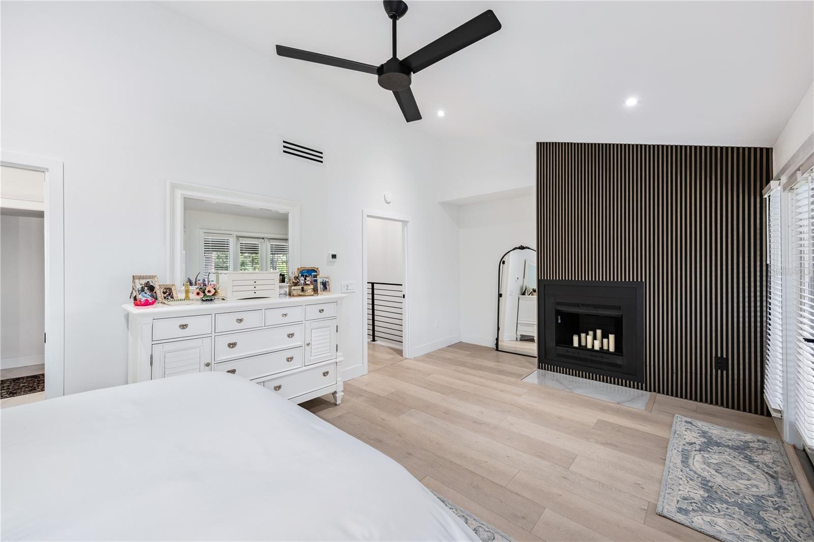 CHEROKEE PLACE CONDO PH 01 - Residential