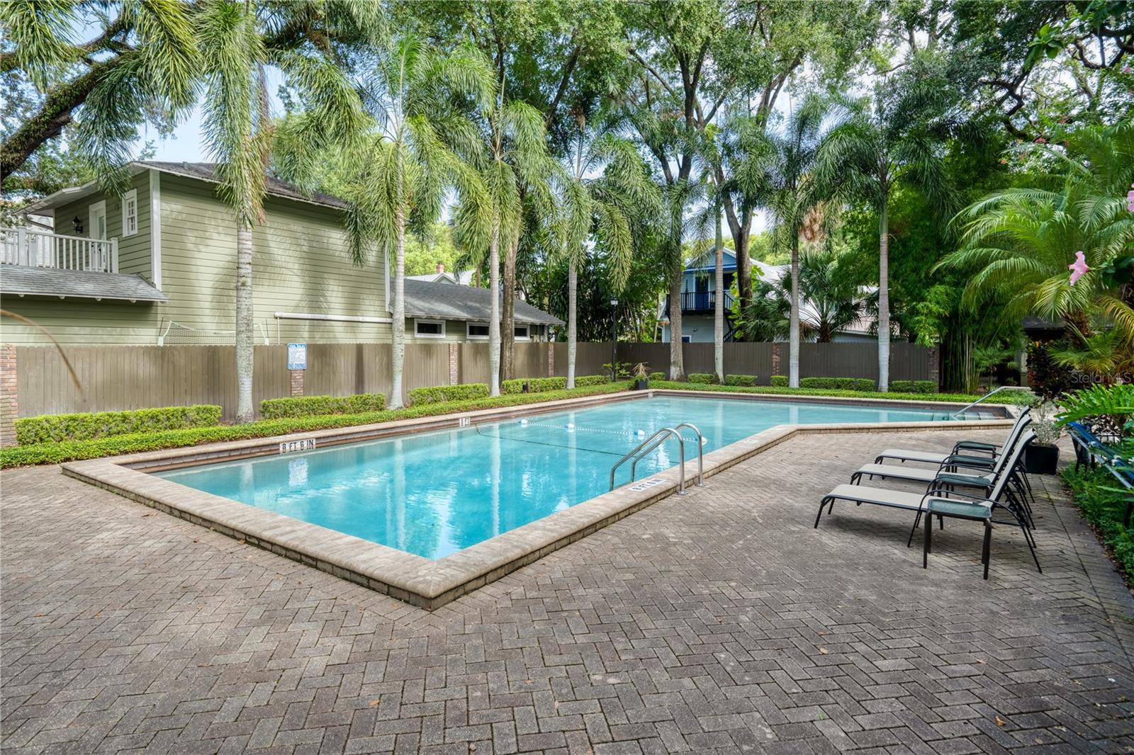 CHEROKEE PLACE CONDO PH 01 - Residential