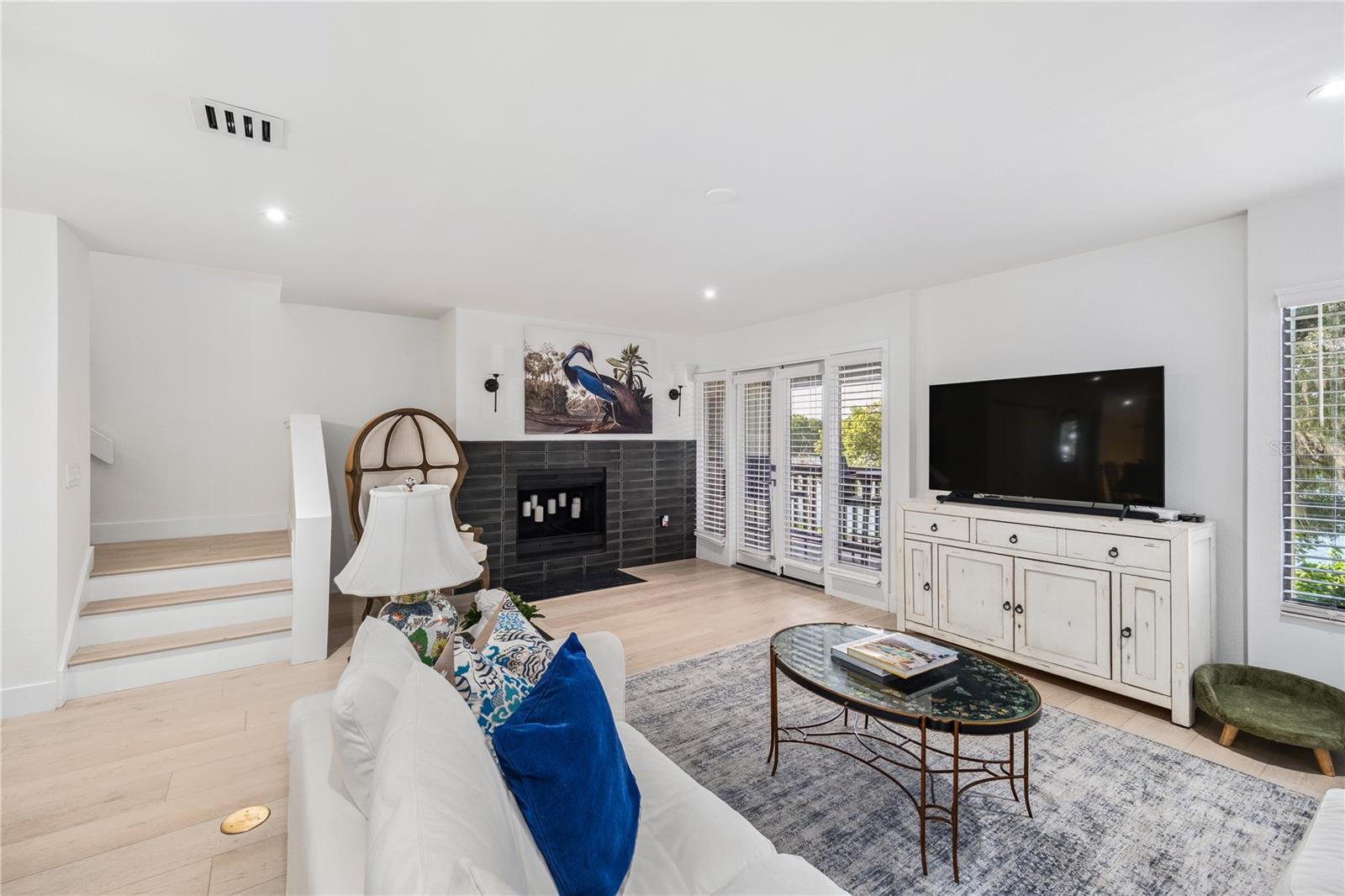 CHEROKEE PLACE CONDO PH 01 - Residential