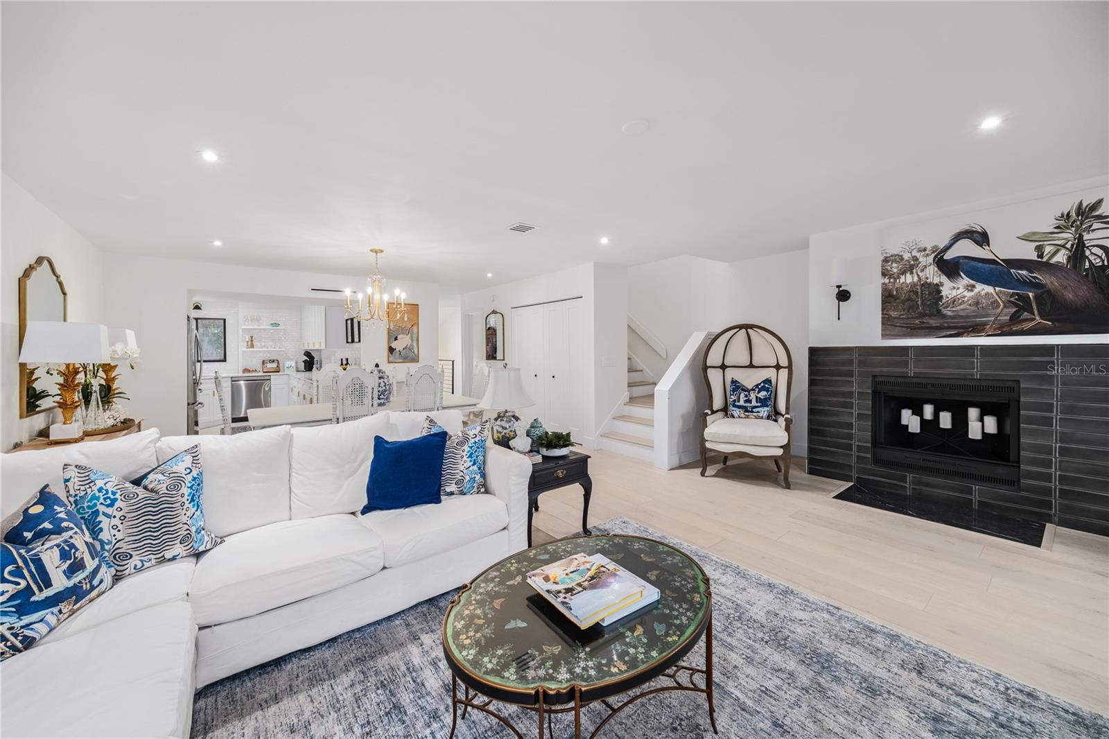 CHEROKEE PLACE CONDO PH 01 - Residential