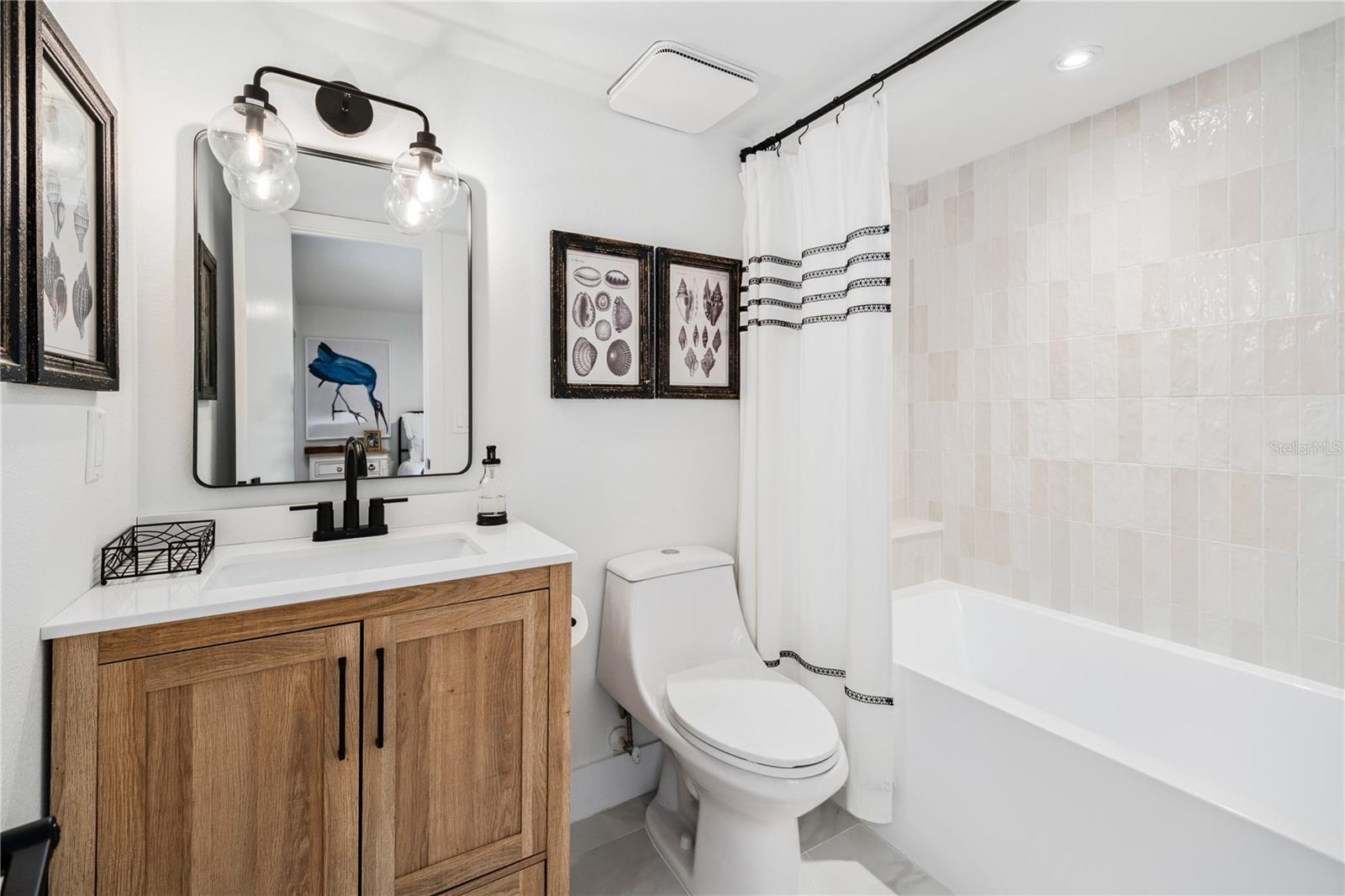 CHEROKEE PLACE CONDO PH 01 - Residential