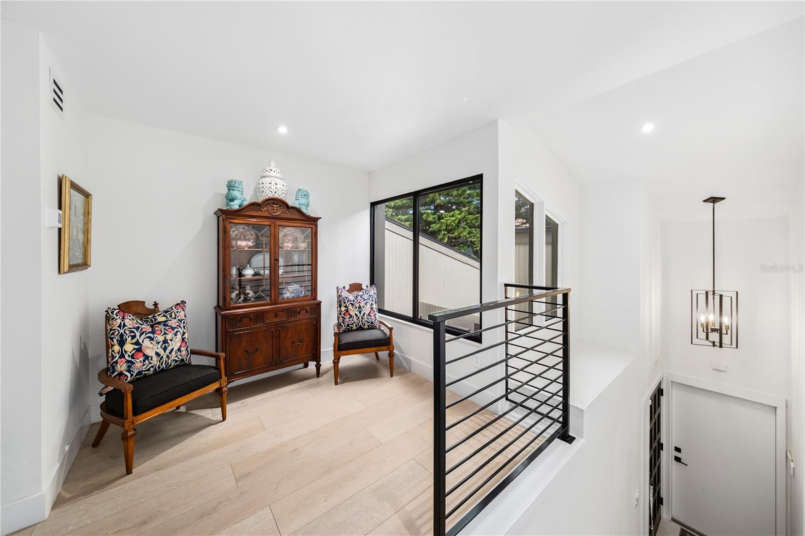 CHEROKEE PLACE CONDO PH 01 - Residential