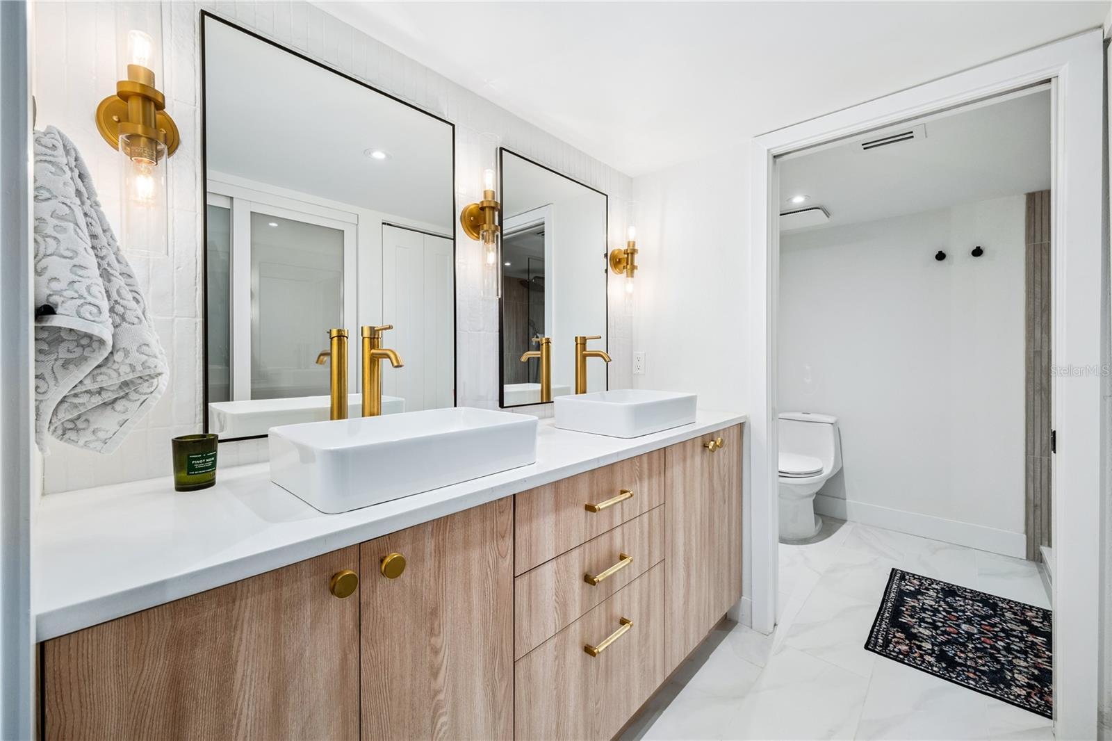 CHEROKEE PLACE CONDO PH 01 - Residential