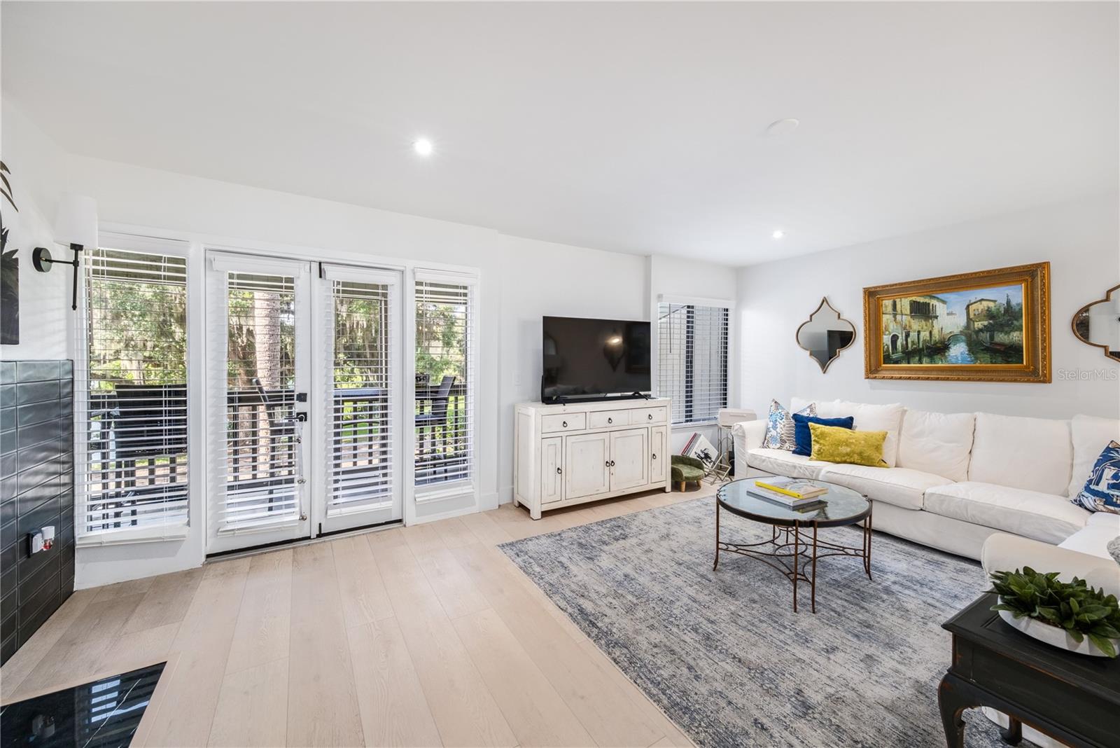 CHEROKEE PLACE CONDO PH 01 - Residential