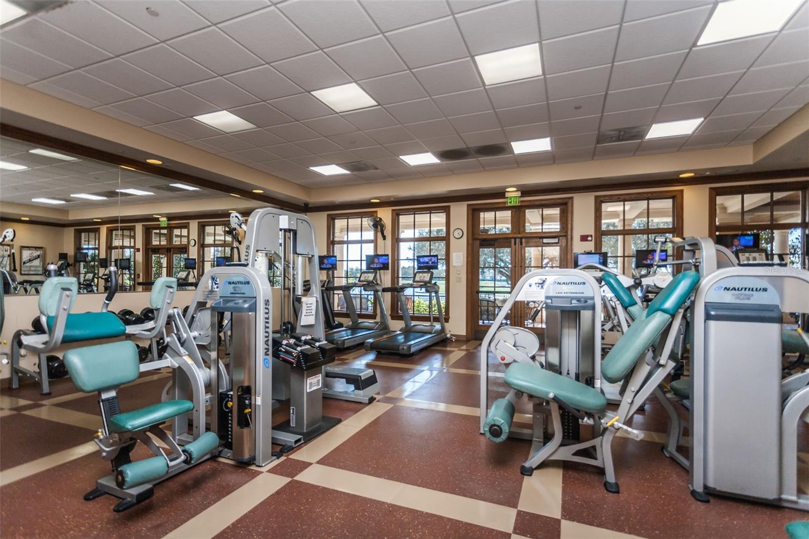 CHAMPIONS CLUB - Residential