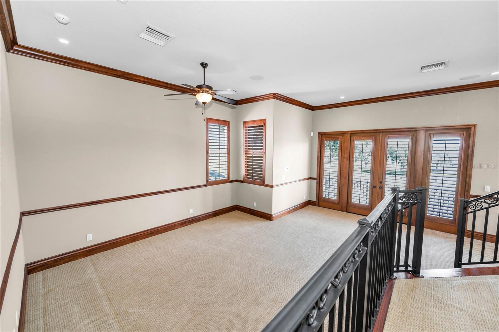 CHAMPIONS CLUB - Residential
