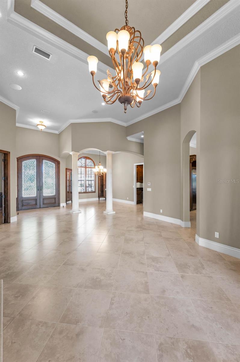 CHAMPIONS CLUB - Residential
