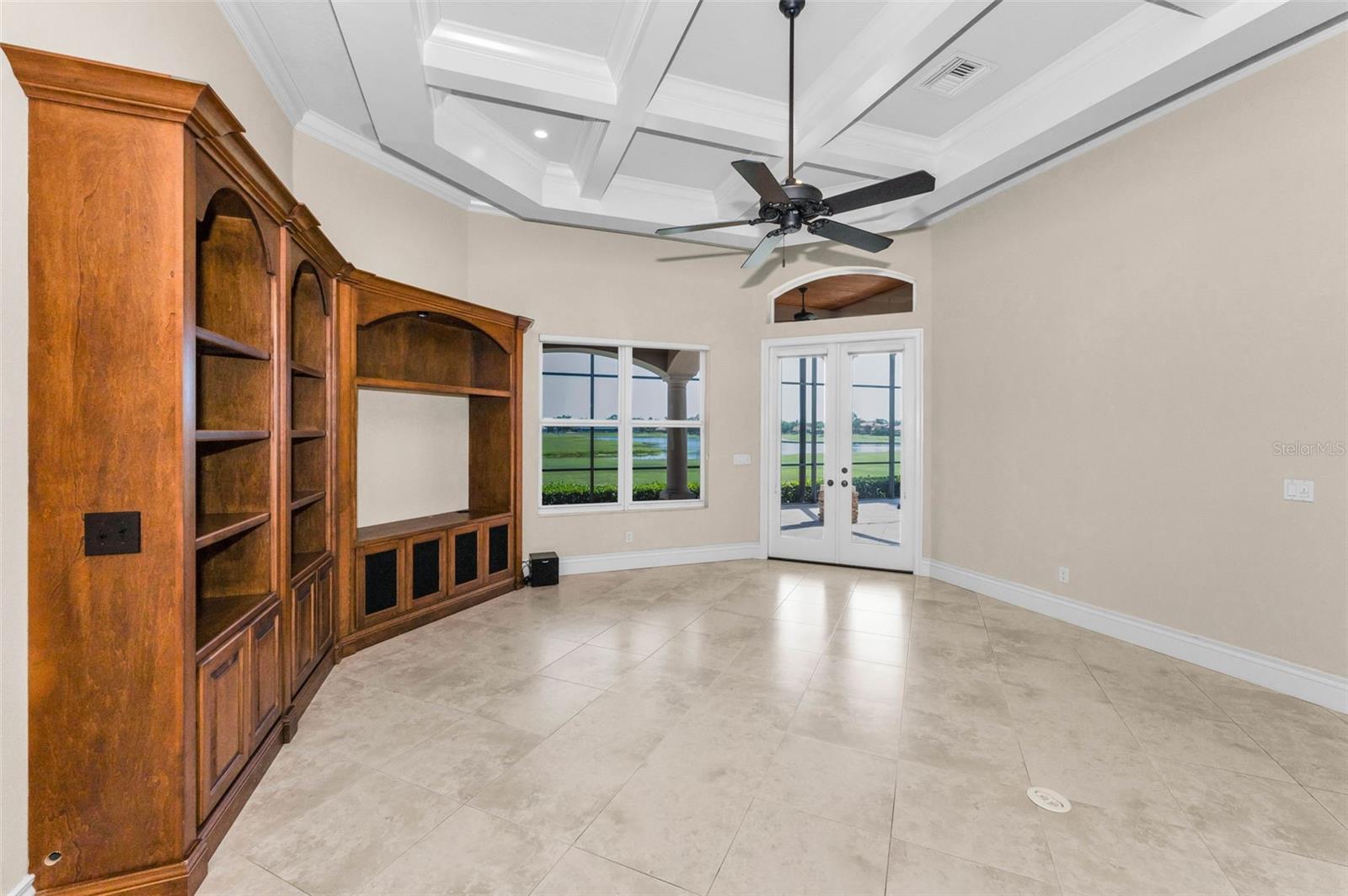 CHAMPIONS CLUB - Residential