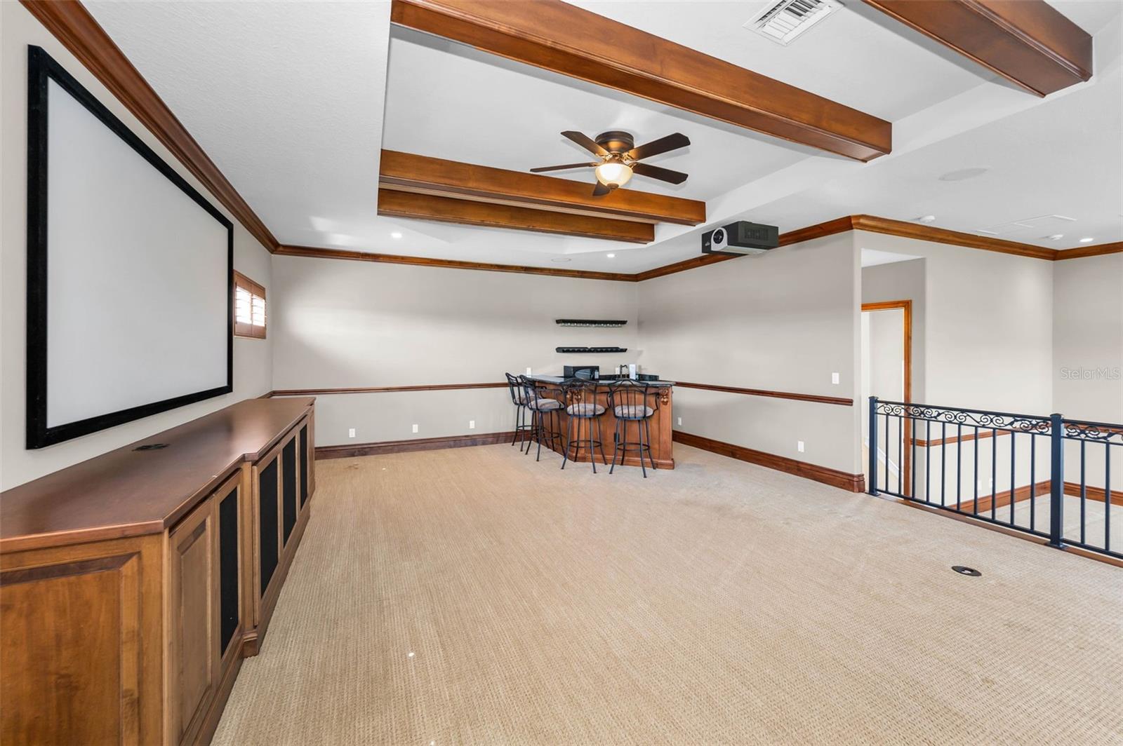 CHAMPIONS CLUB - Residential