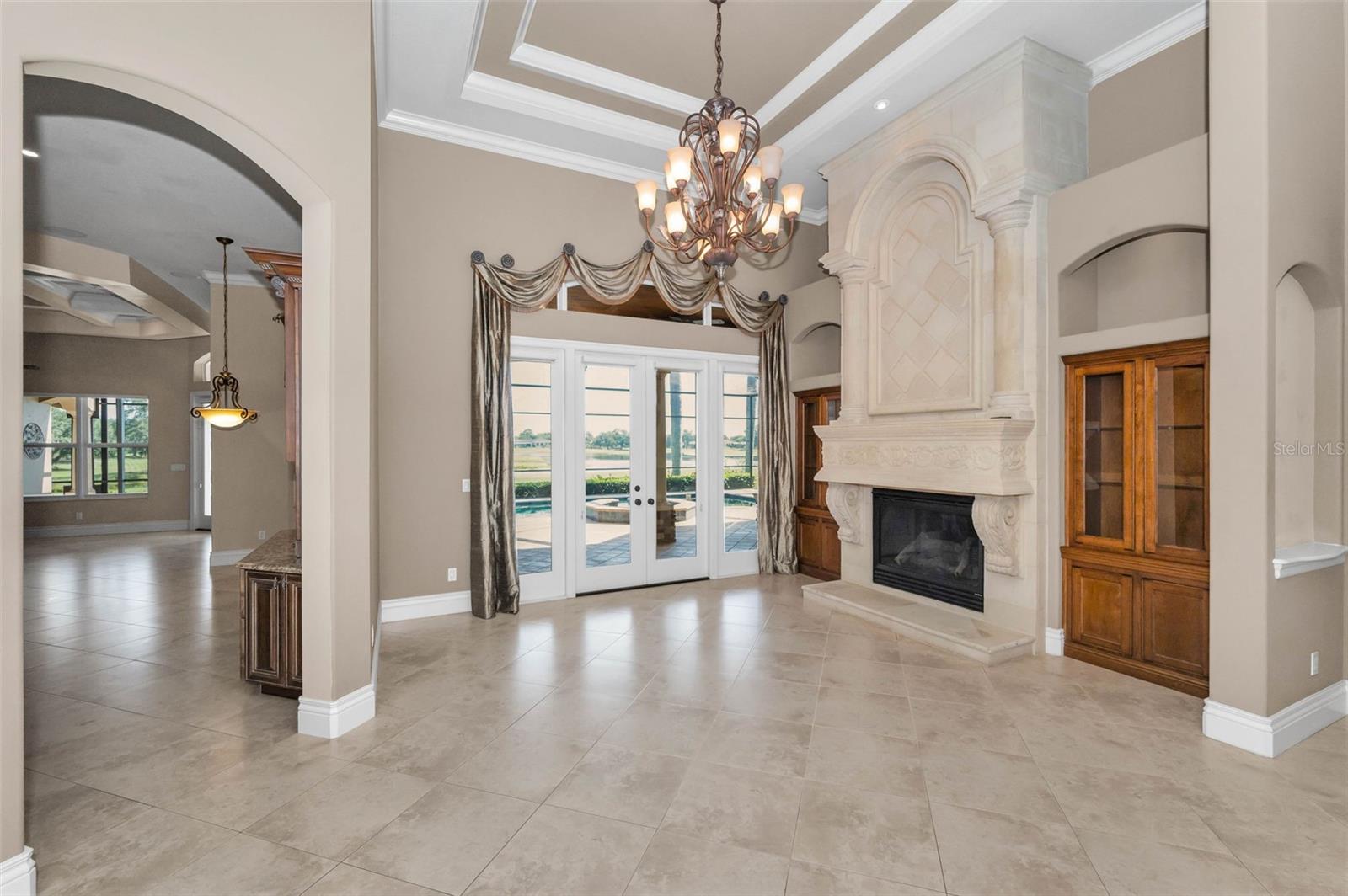 CHAMPIONS CLUB - Residential