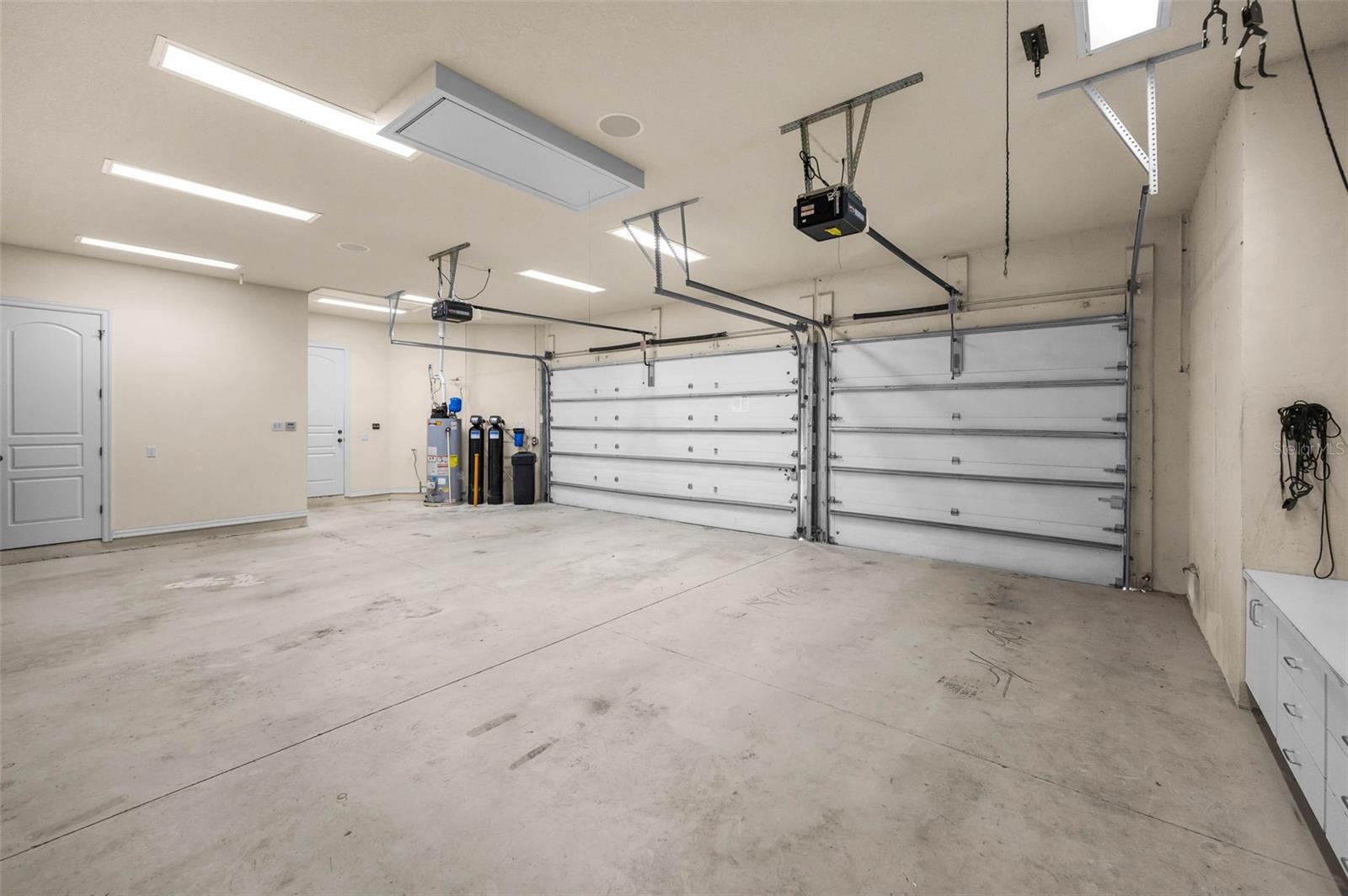 CHAMPIONS CLUB - Residential