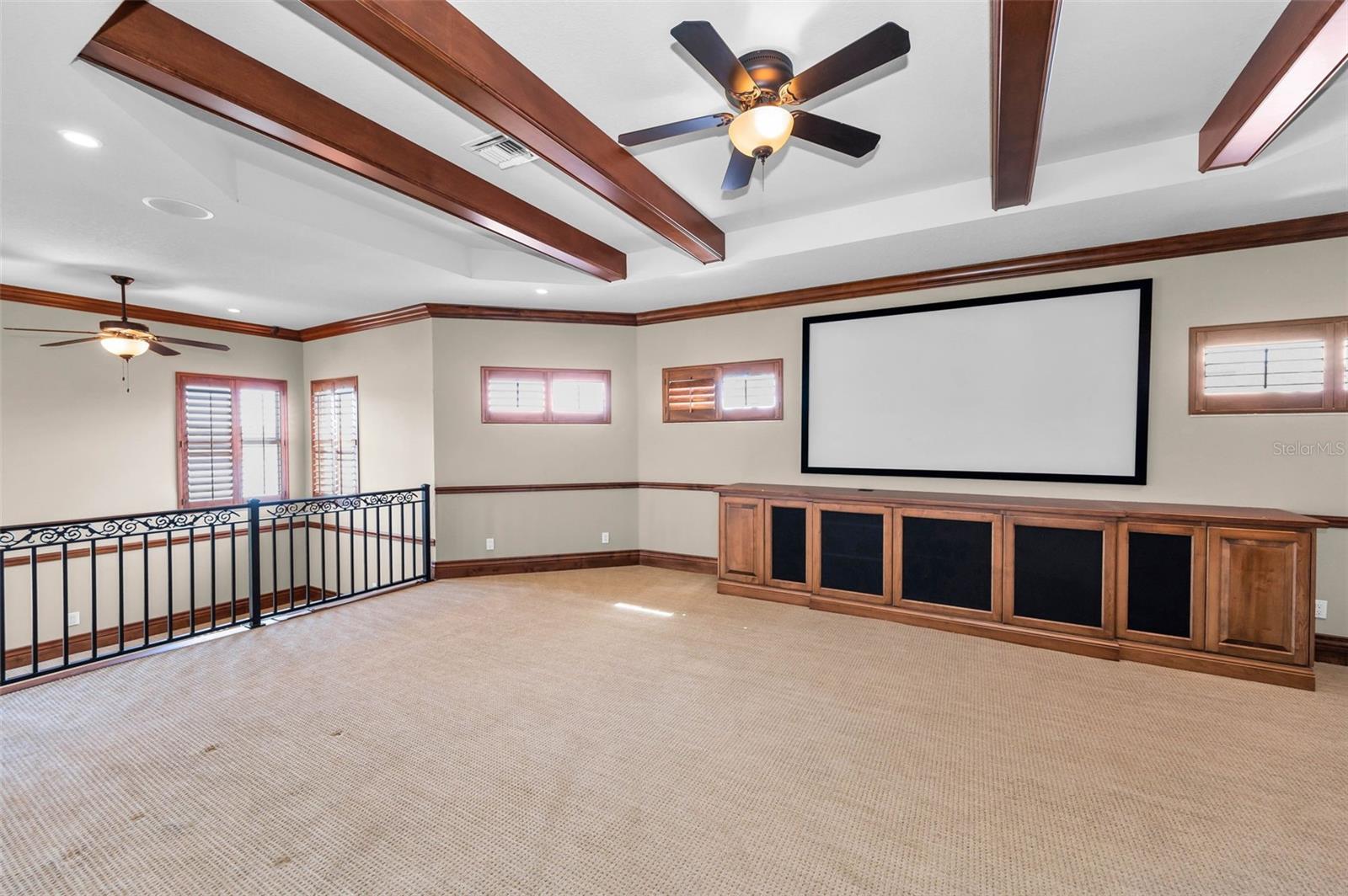 CHAMPIONS CLUB - Residential