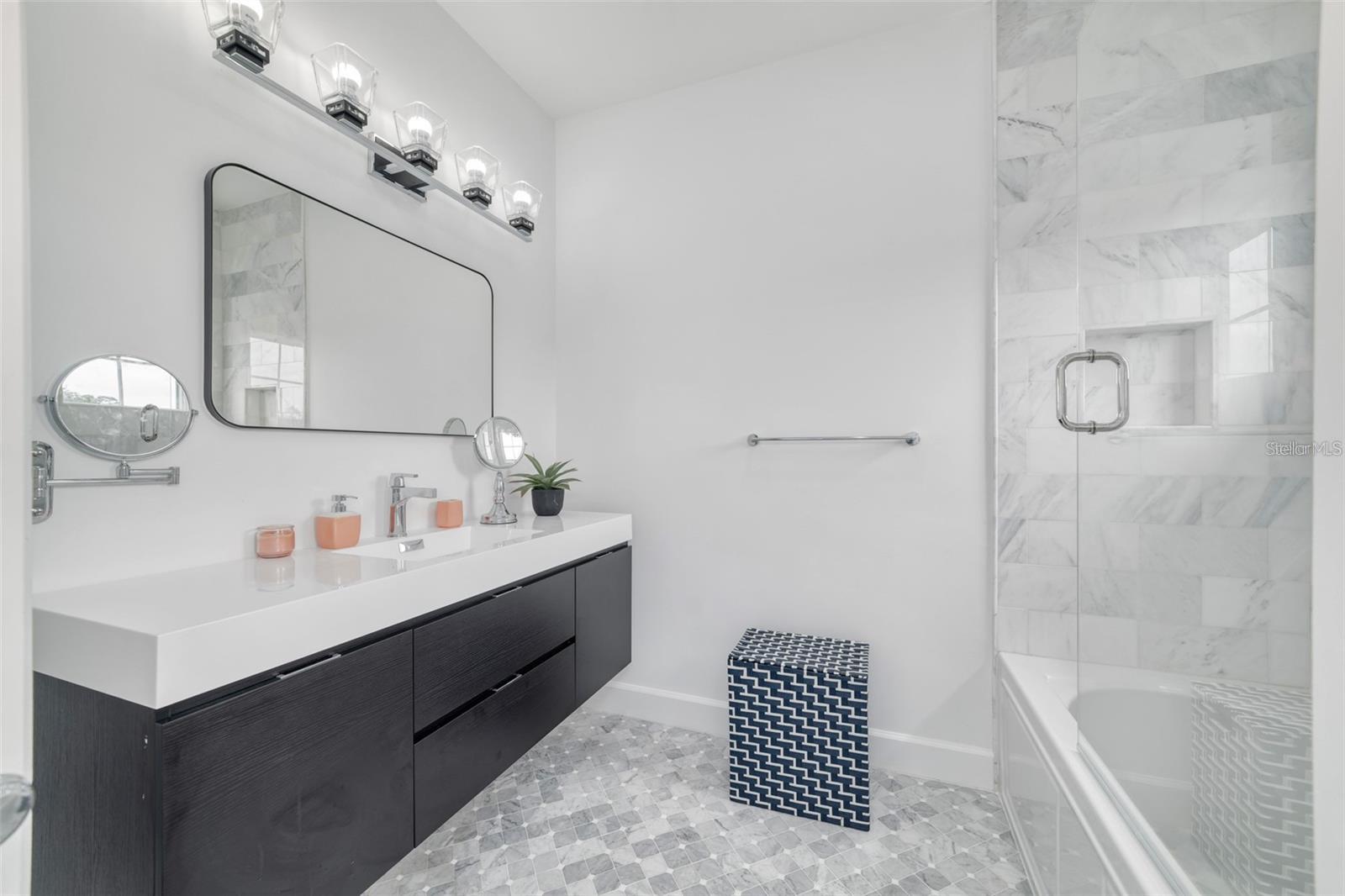 CELEBRATION - Residential