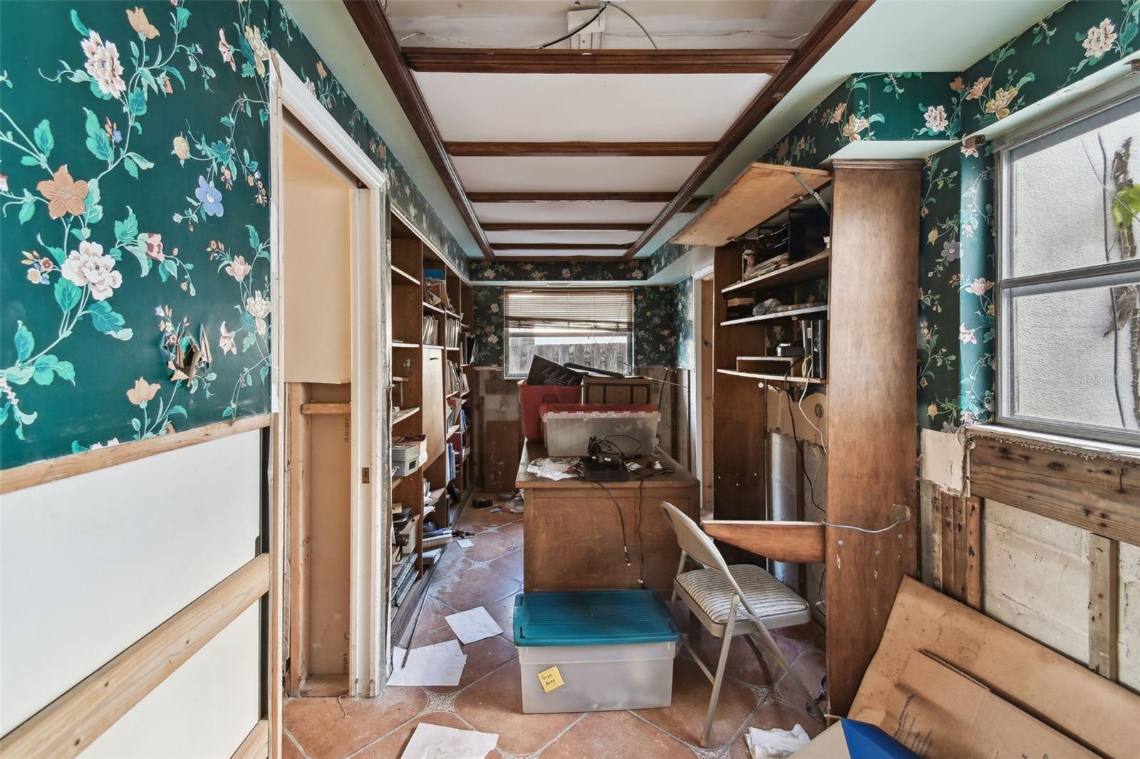 VENETIAN POINT - Land