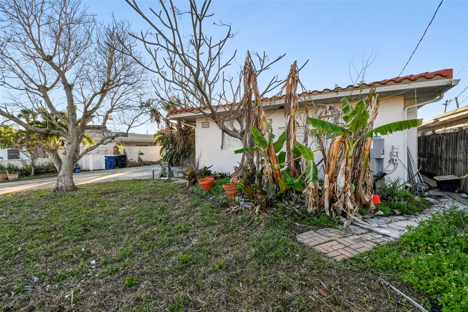 1836 VENETIAN POINT DRIVE