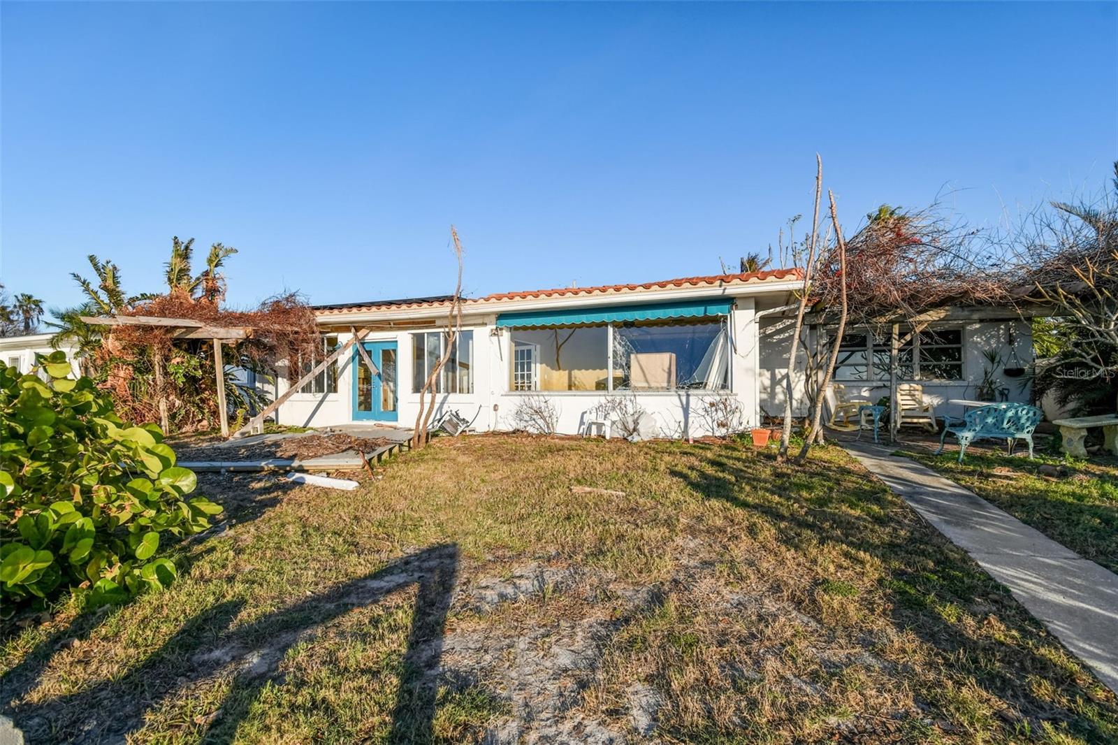 VENETIAN POINT - Land