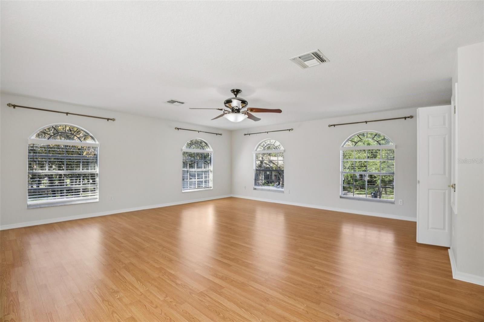 UNIVERSITY ESTATES - Residential