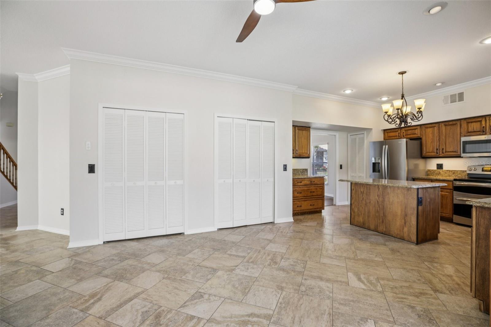 UNIVERSITY ESTATES - Residential