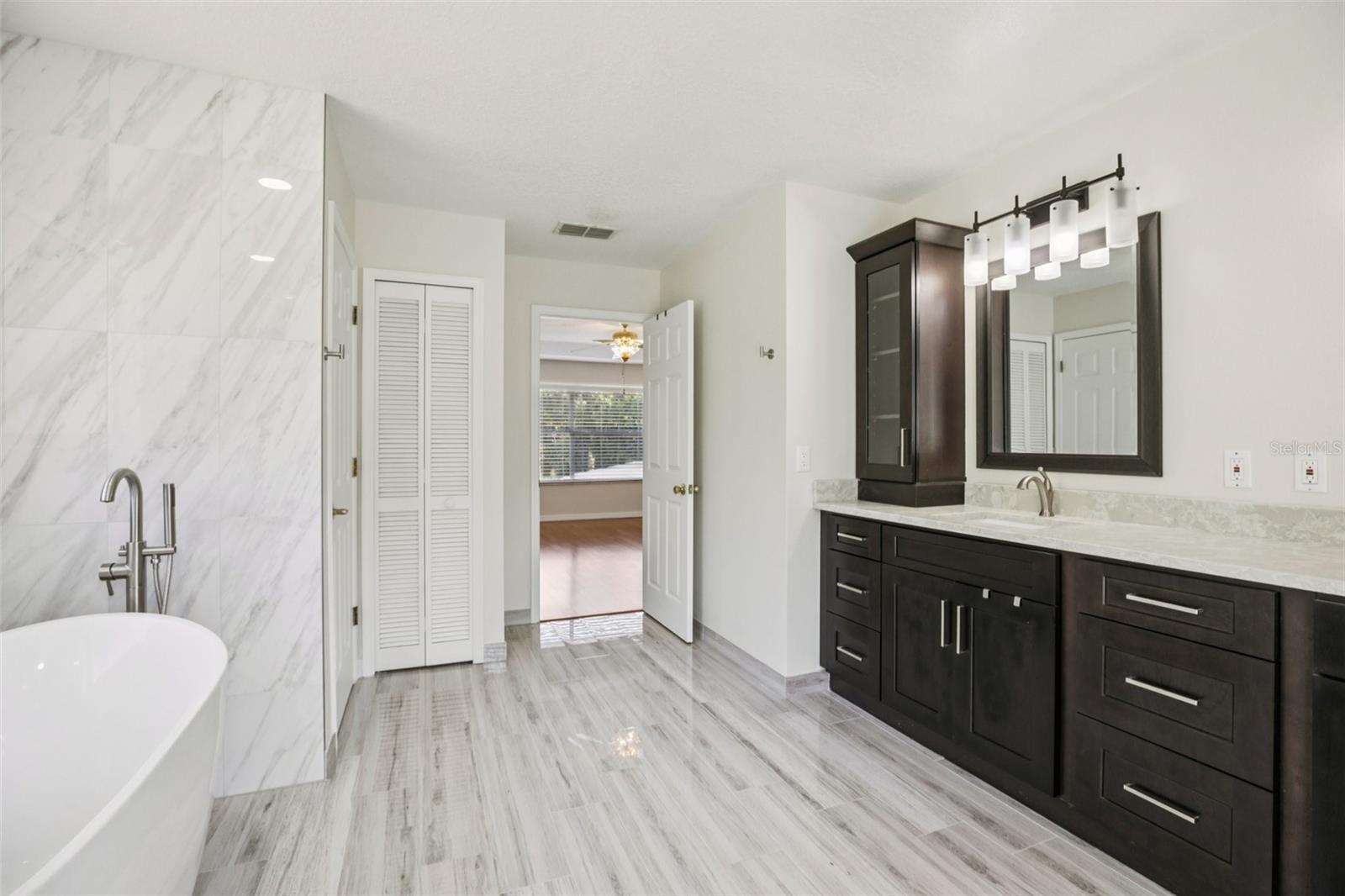 UNIVERSITY ESTATES - Residential