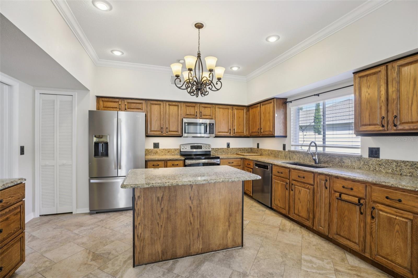 UNIVERSITY ESTATES - Residential