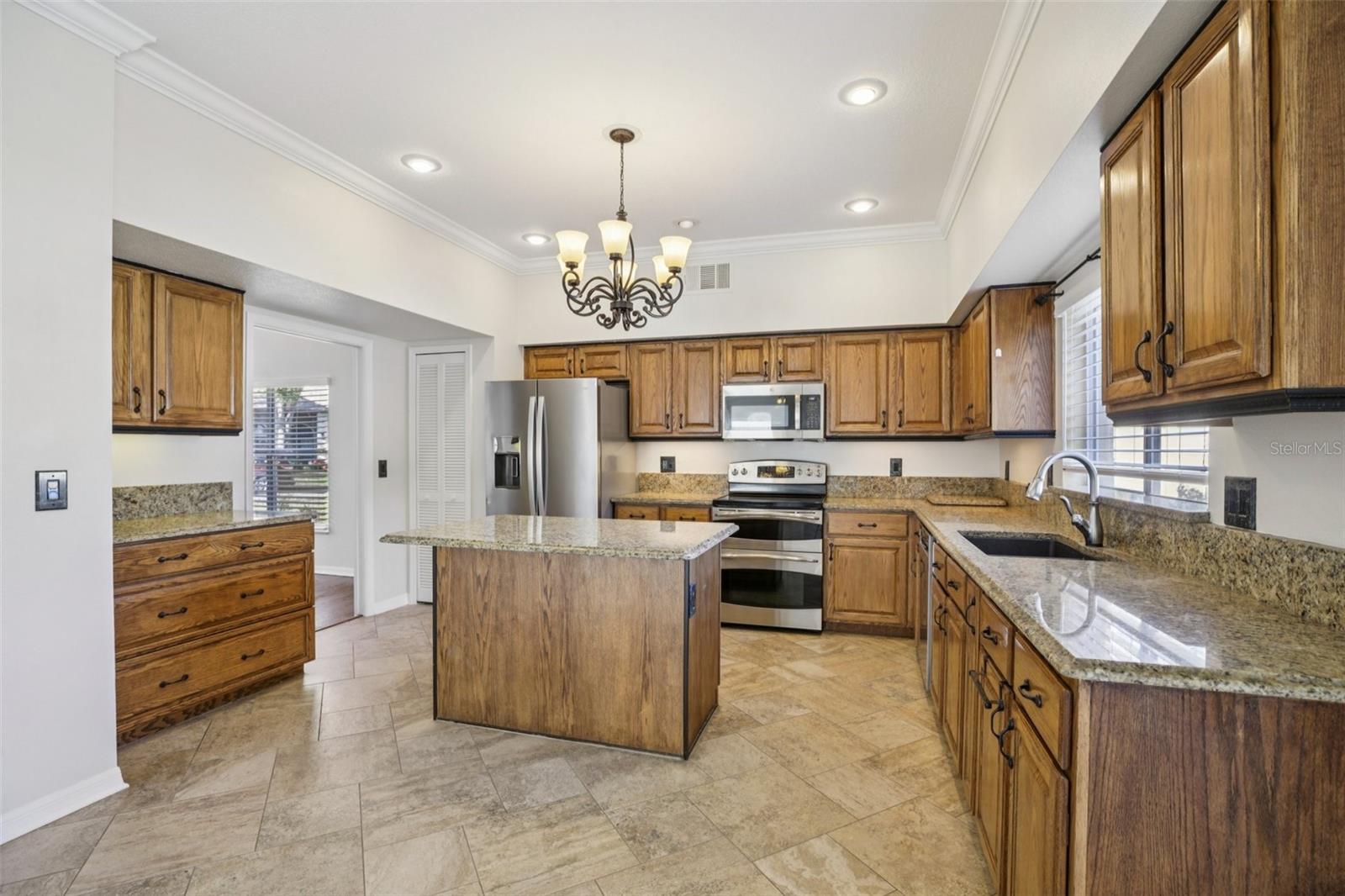 UNIVERSITY ESTATES - Residential