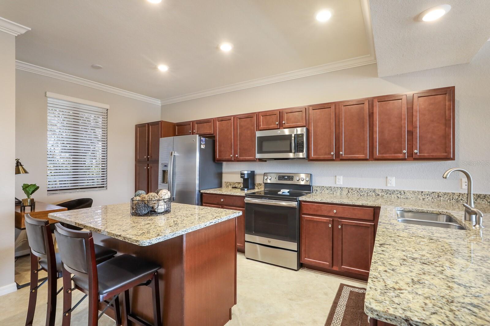 LAKEWOOD NATIONAL GOLF AND COUNTRY CLUB - Residential