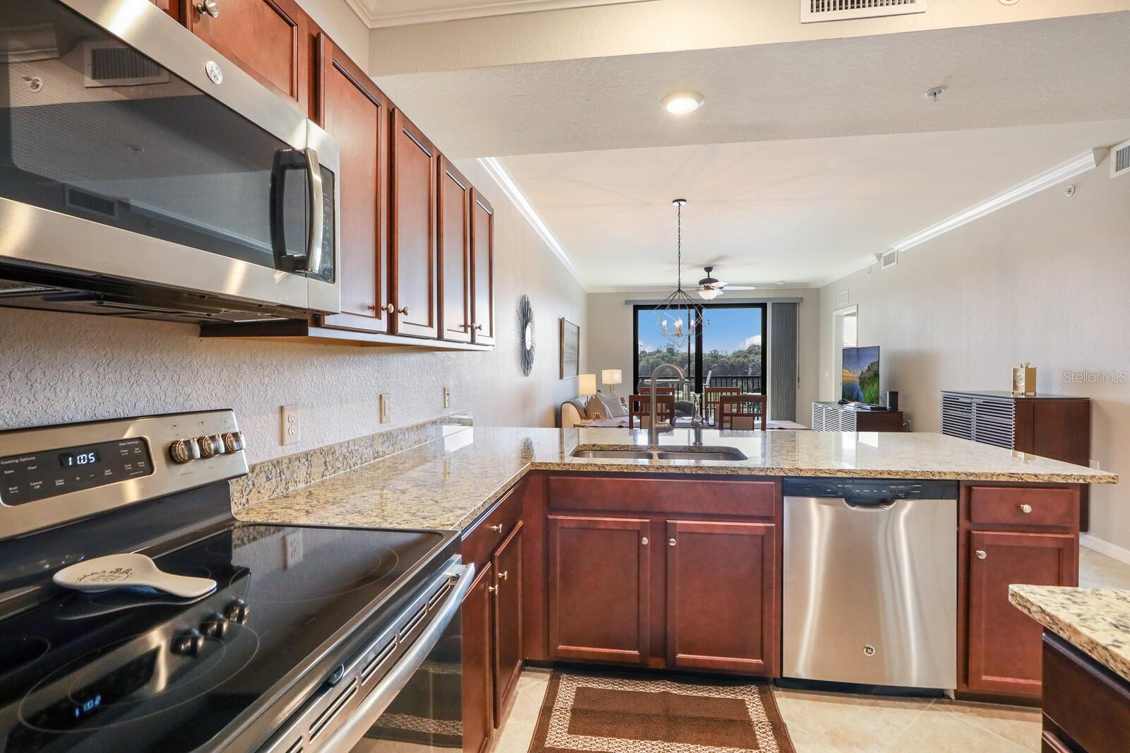 LAKEWOOD NATIONAL GOLF AND COUNTRY CLUB - Residential