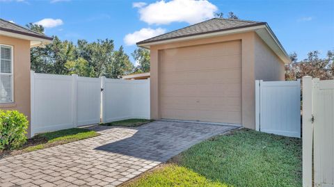 A home in LAKELAND