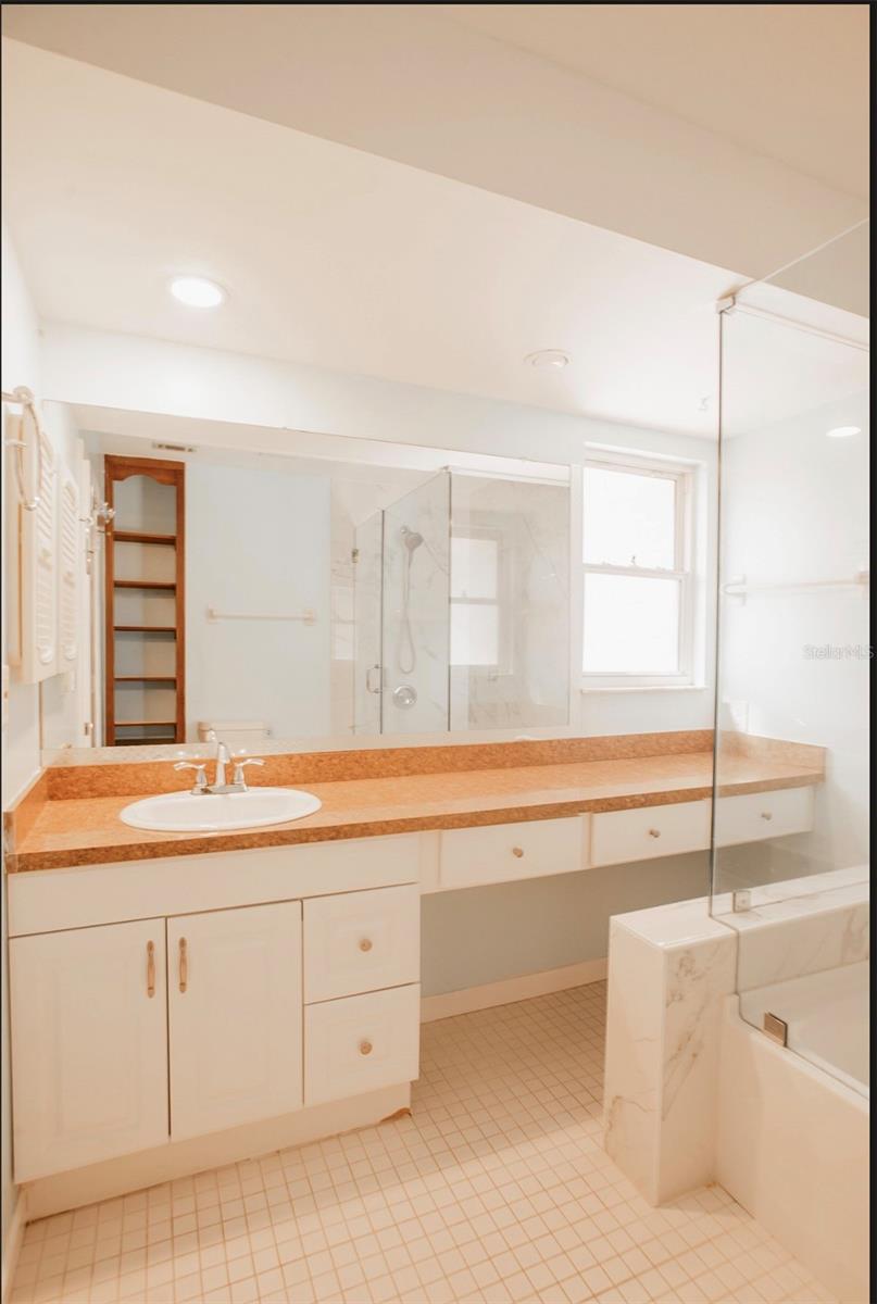 THE JOCKEY CLUB - Residential