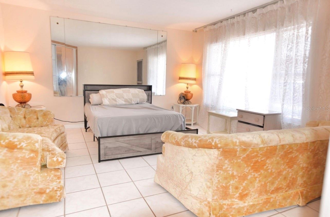 THE JOCKEY CLUB - Residential