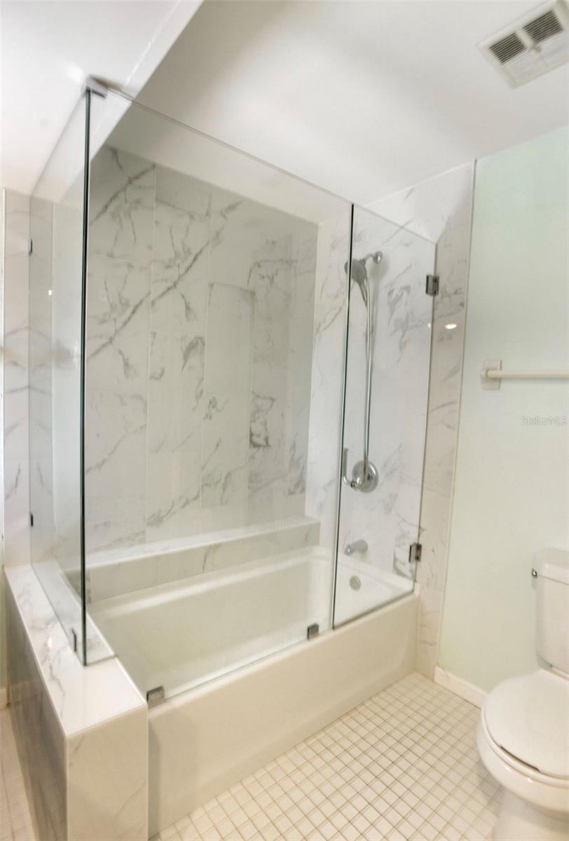 THE JOCKEY CLUB - Residential