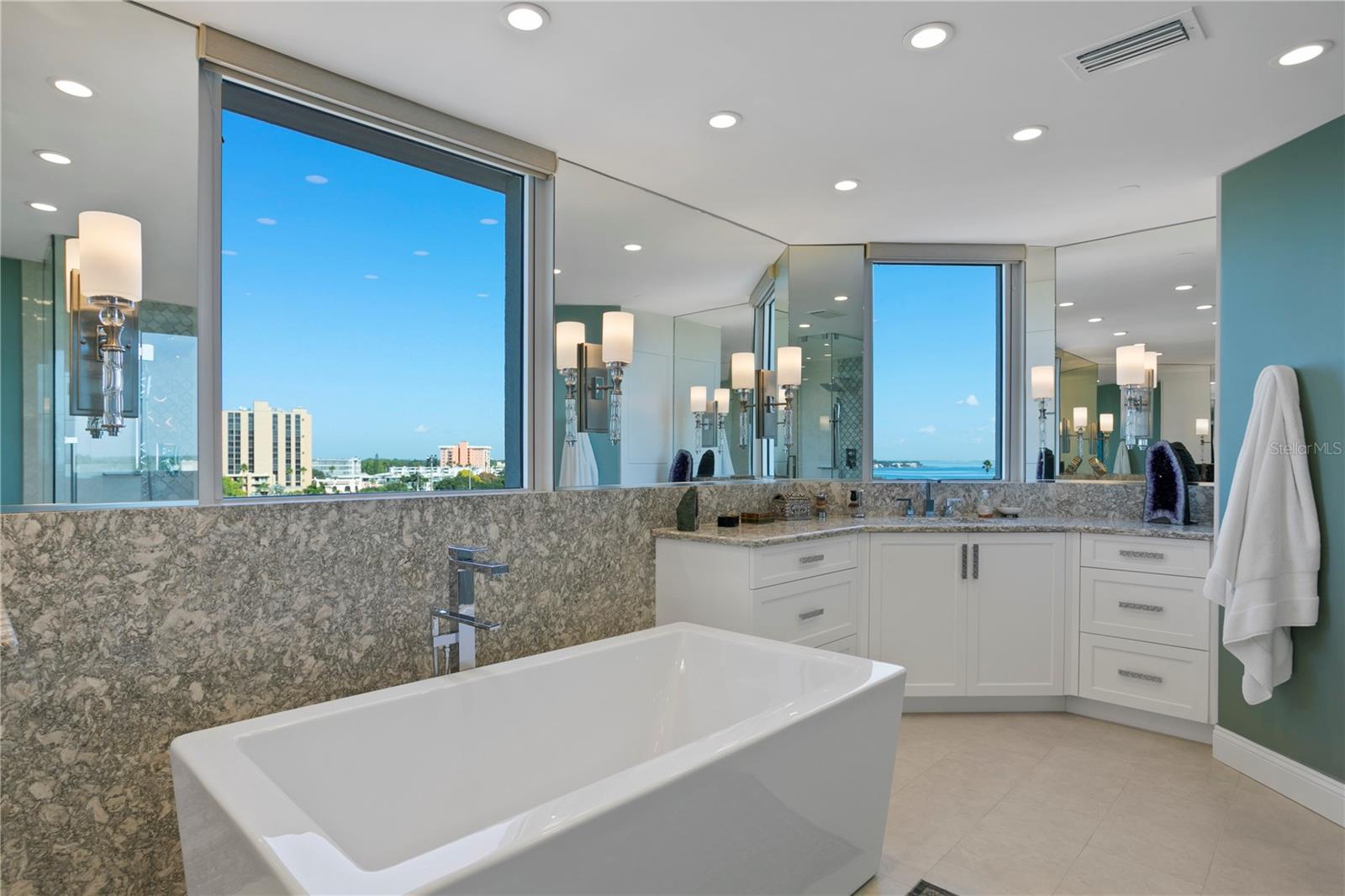 VINOY PLACE CONDO - Residential