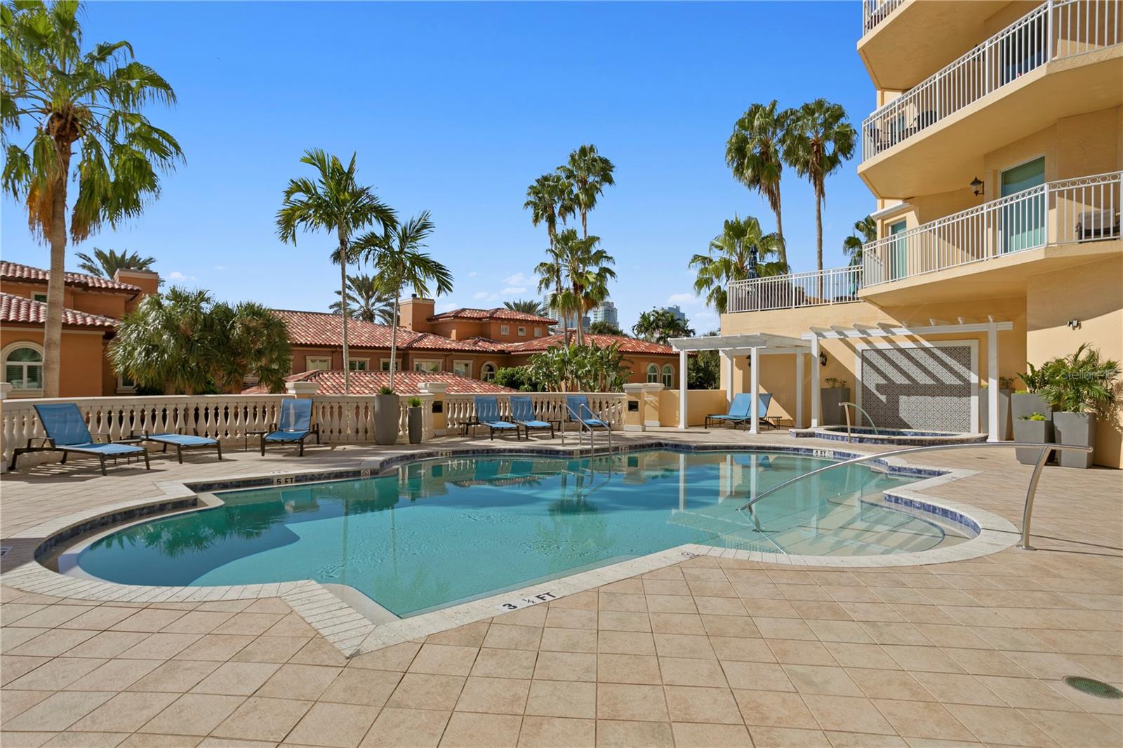 VINOY PLACE CONDO - Residential