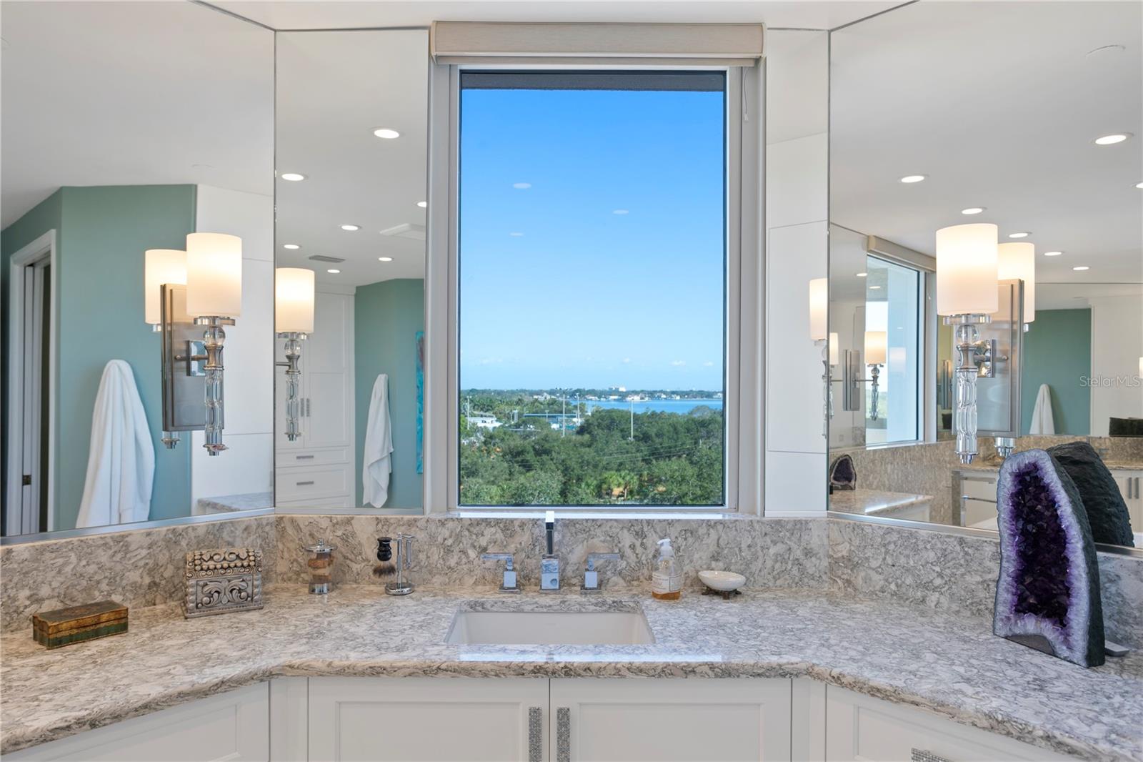 VINOY PLACE CONDO - Residential