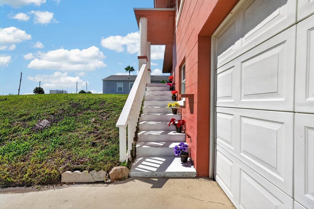 Photo of 1910 Marilyn Street, Daytona Beach, FL 32118 (MLS # V4951011)