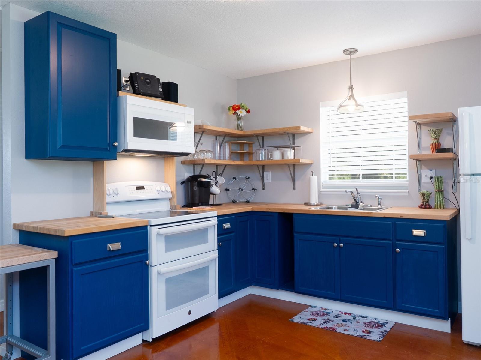 PEACEFUL VISTA HOMES - Residential