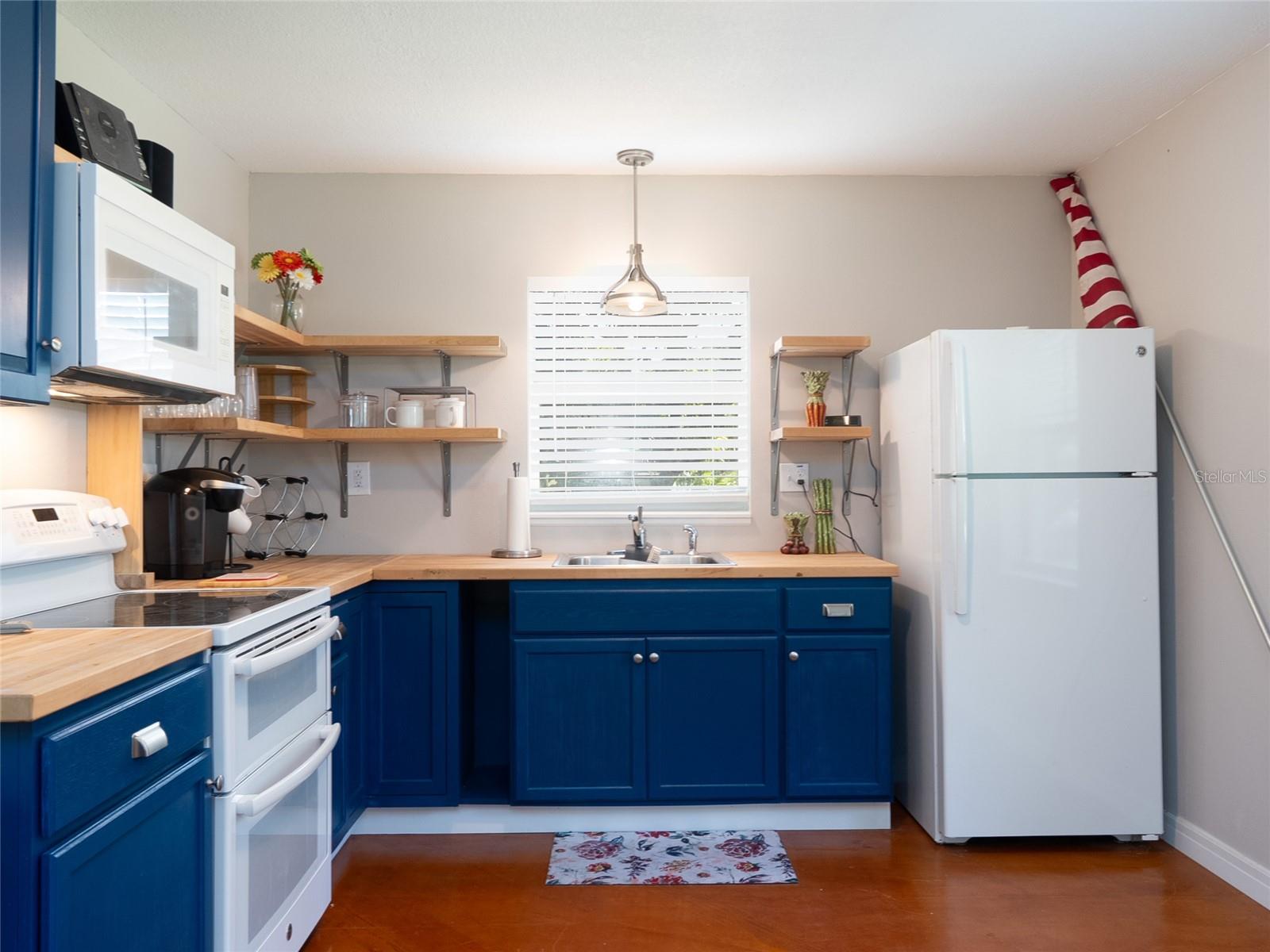 PEACEFUL VISTA HOMES - Residential