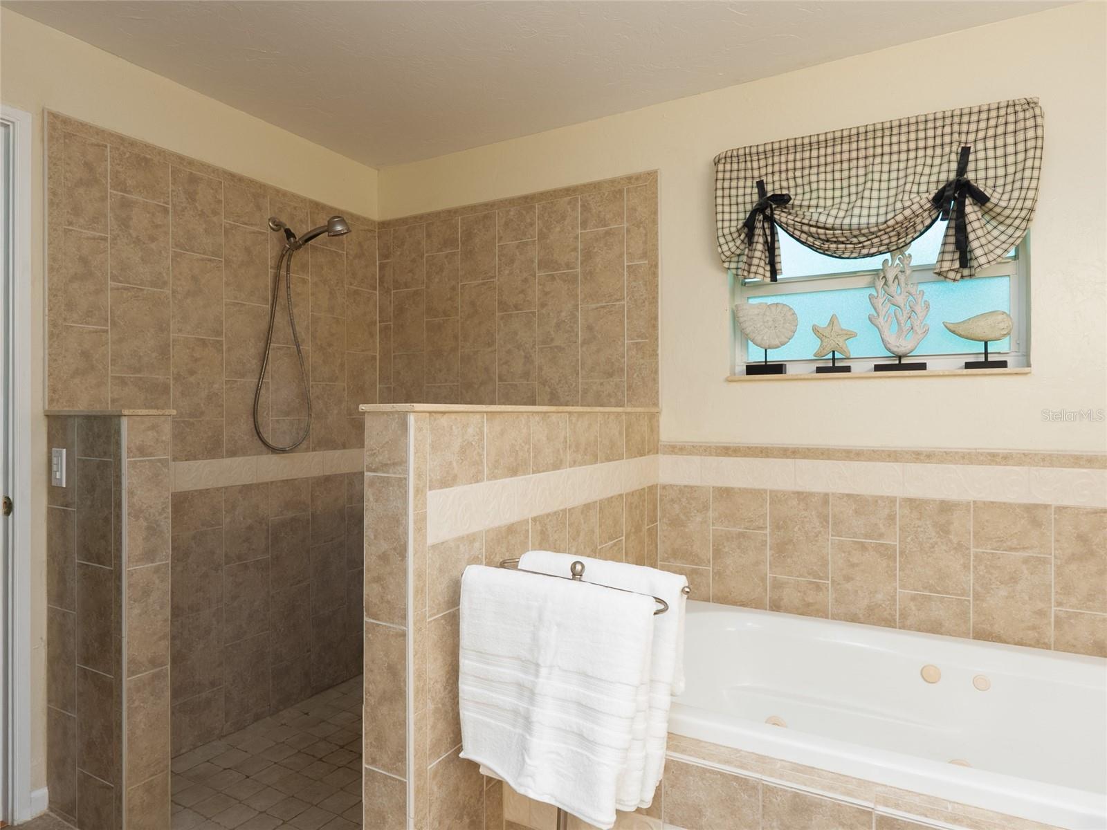 PEACEFUL VISTA HOMES - Residential